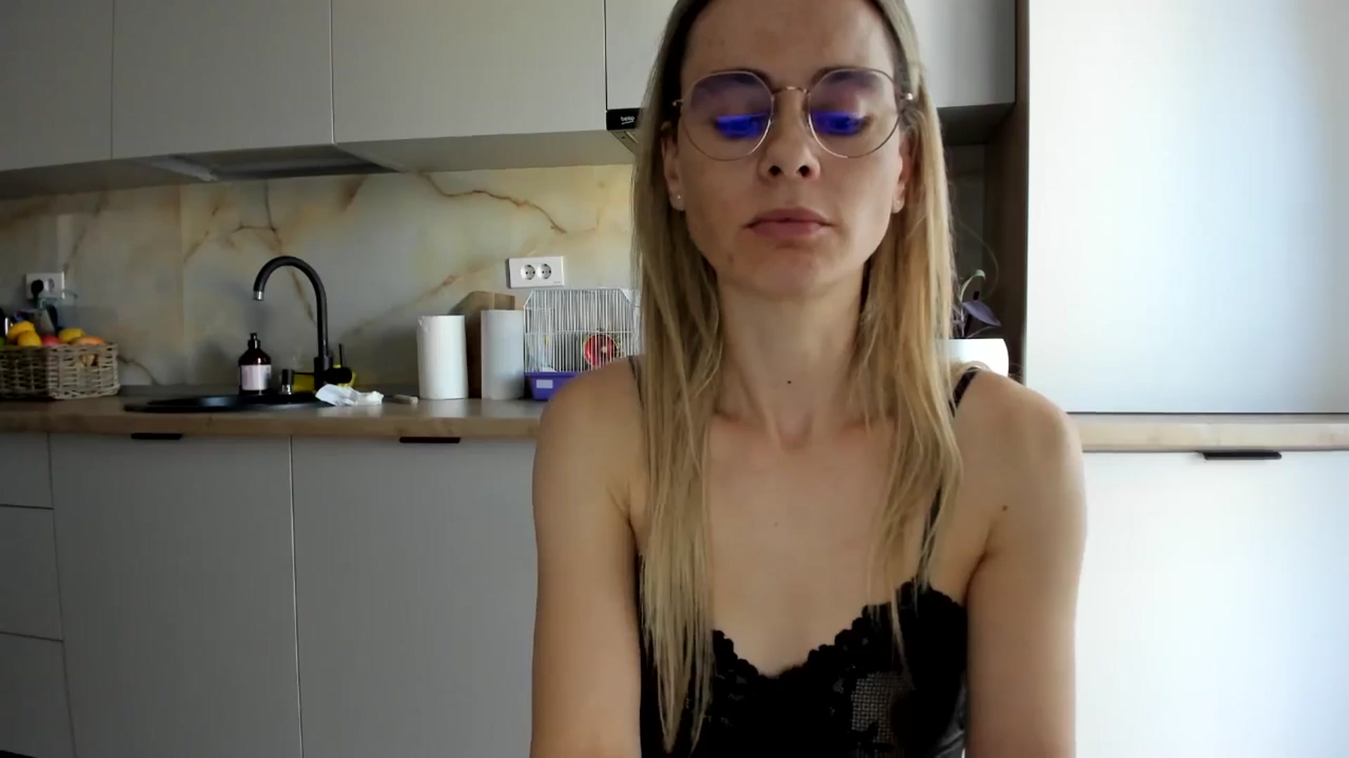 Gallery image thumbnail from DebbyPaige's myfreecams stream on, 10/14/2024, 14:05 image 16 of 20