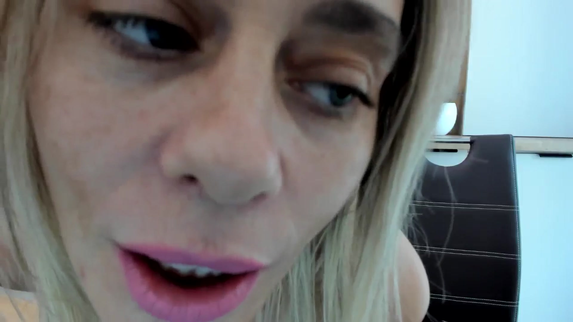 Gallery image thumbnail from DebbyPaige's myfreecams stream on, 10/15/2024, 14:34 image 8 of 20