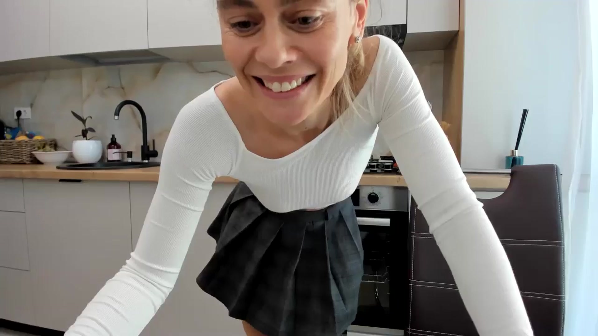 Gallery image thumbnail from DebbyPaige's myfreecams stream on, 10/18/2024, 11:01 image 13 of 20