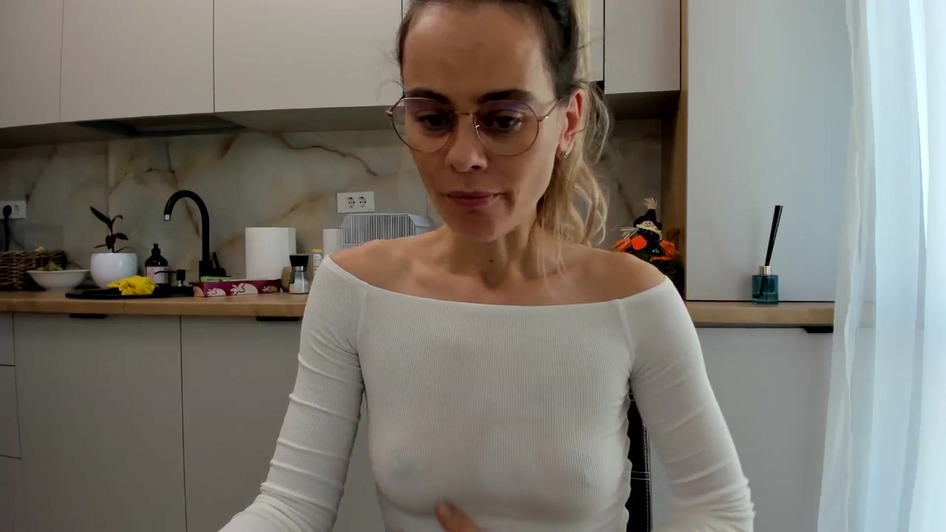 Gallery image thumbnail from DebbyPaige's myfreecams stream on, 10/18/2024, 12:31 image 18 of 20