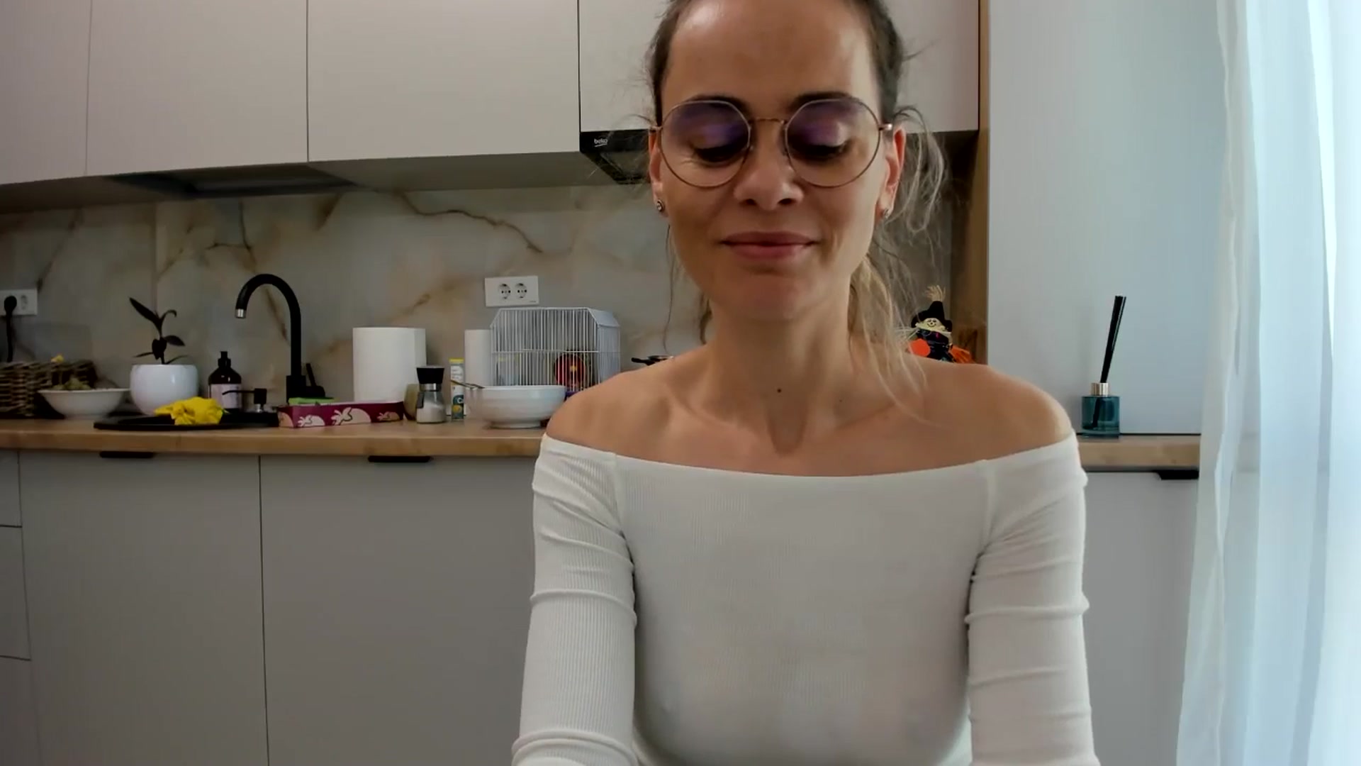 Gallery image thumbnail from DebbyPaige's myfreecams stream on, 10/18/2024, 12:31 image 15 of 20