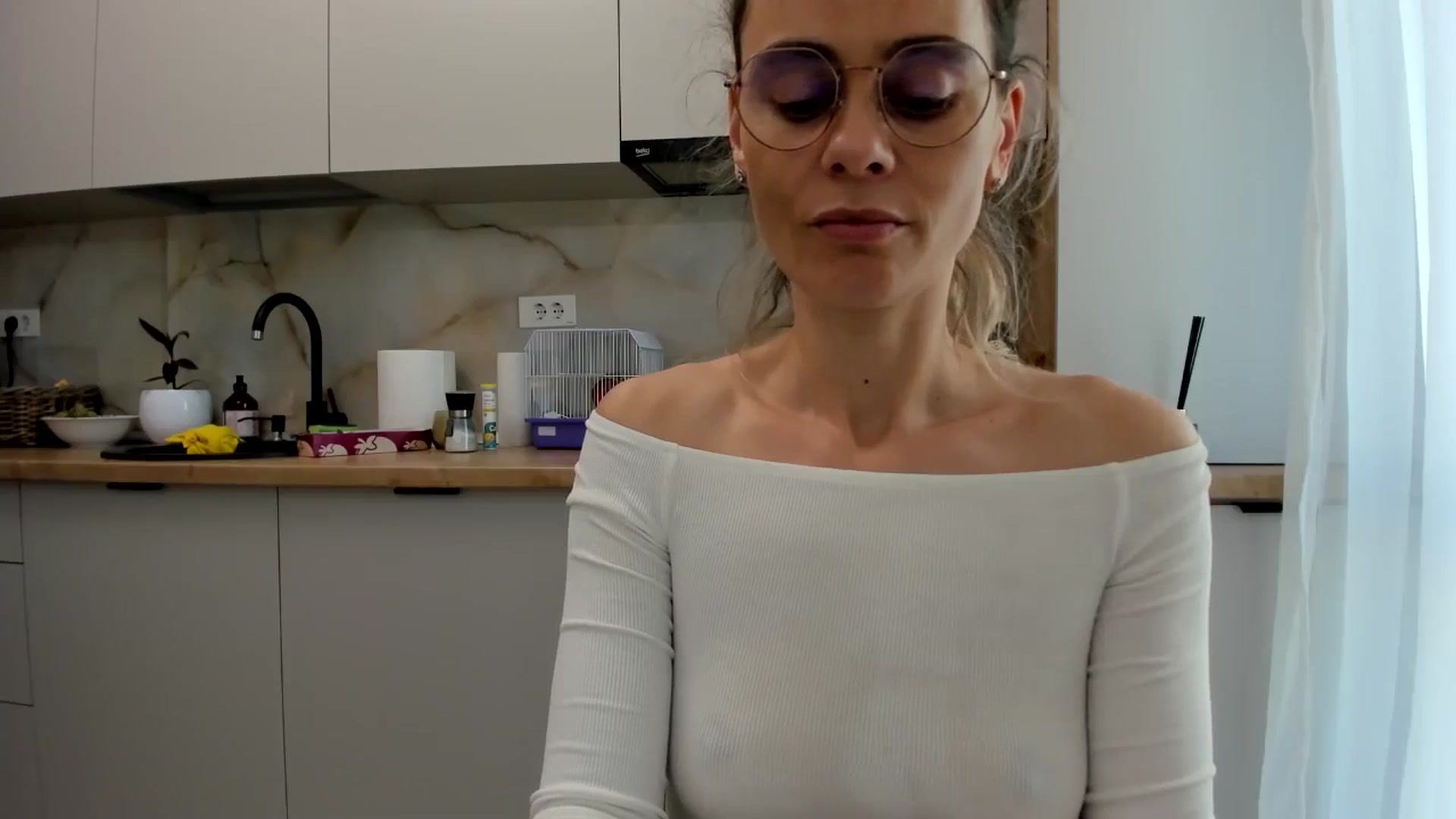 Gallery image thumbnail from DebbyPaige's myfreecams stream on, 10/18/2024, 12:31 image 19 of 20