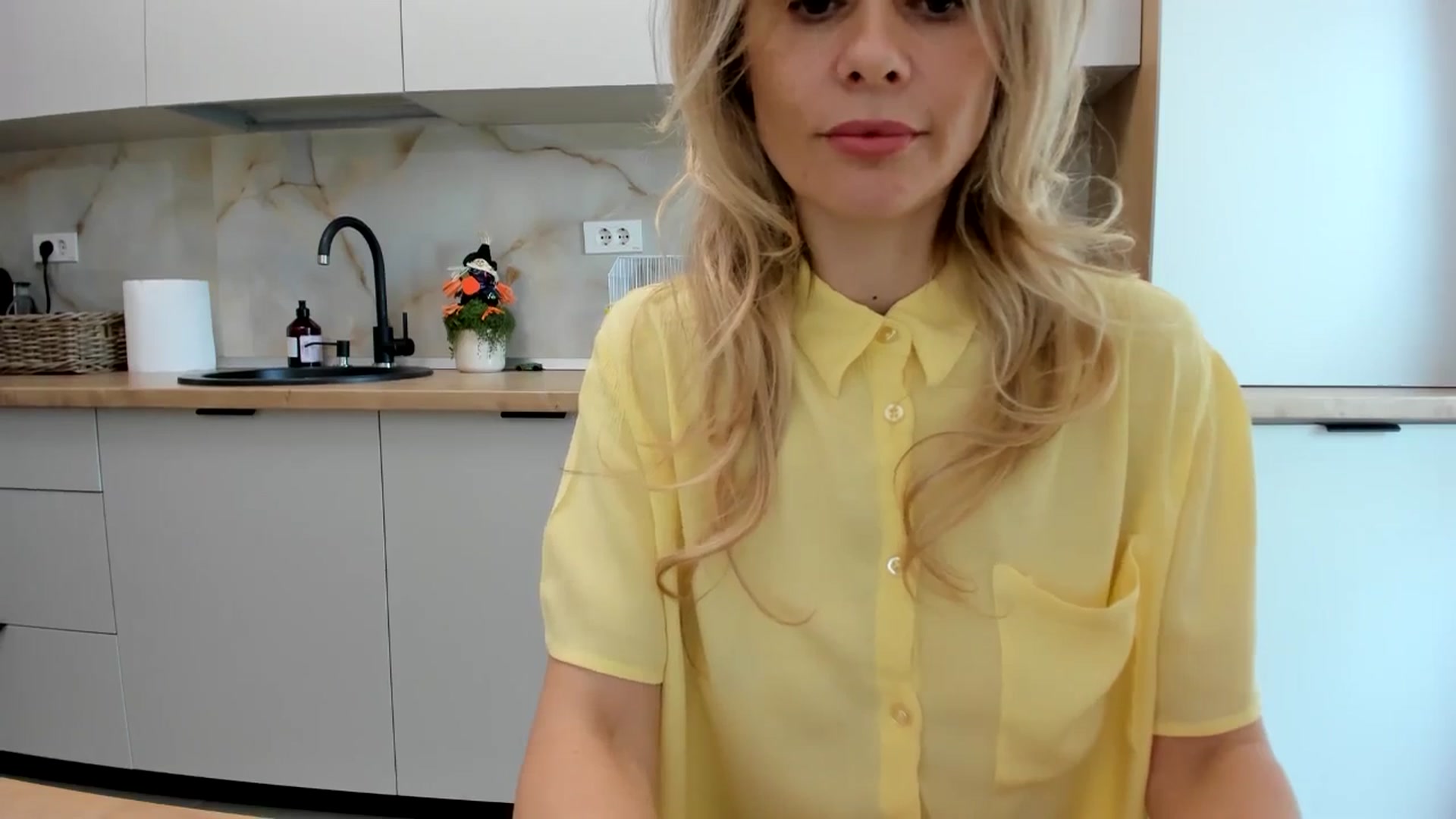 Gallery image thumbnail from DebbyPaige's myfreecams stream on, 10/21/2024, 08:49 image 8 of 20