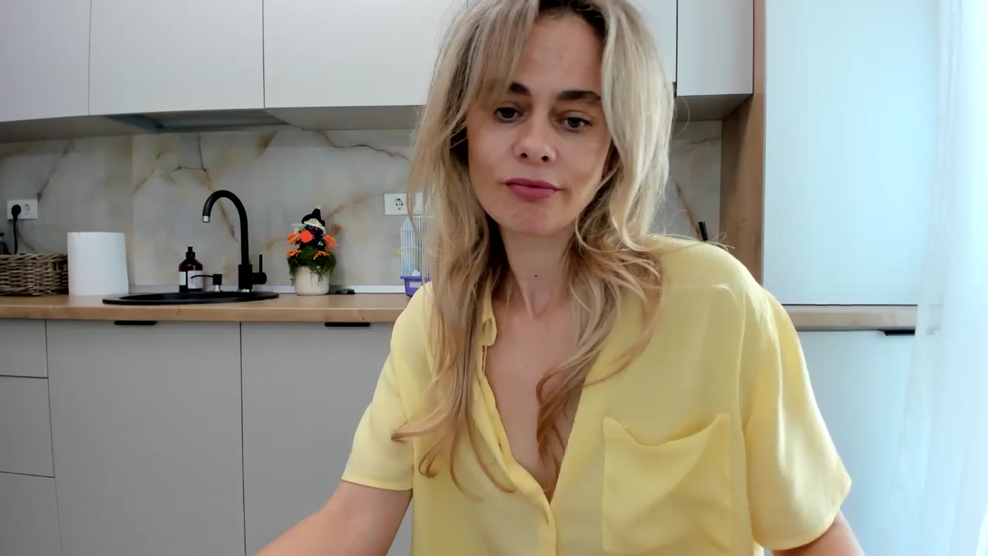 Gallery image thumbnail from DebbyPaige's myfreecams stream on, 10/21/2024, 10:33 image 9 of 20
