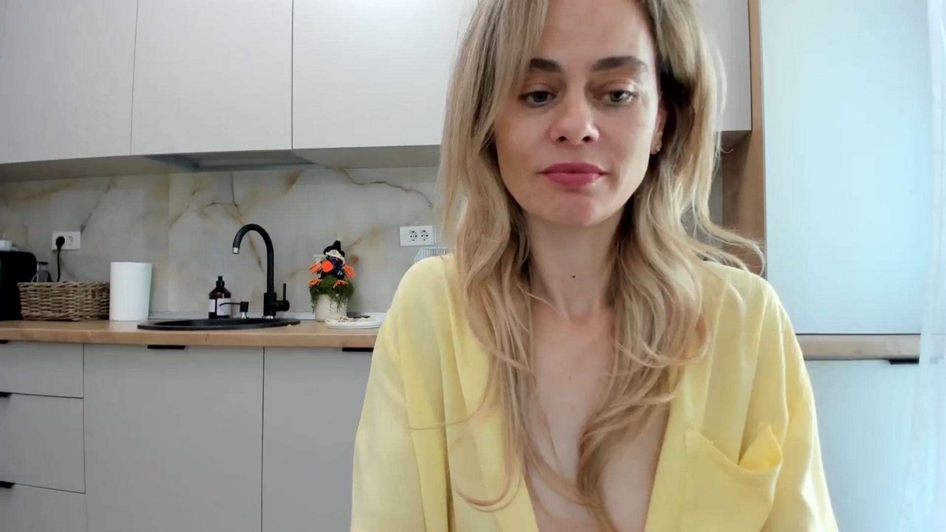 Gallery image thumbnail from DebbyPaige's myfreecams stream on, 10/21/2024, 12:02 image 3 of 20