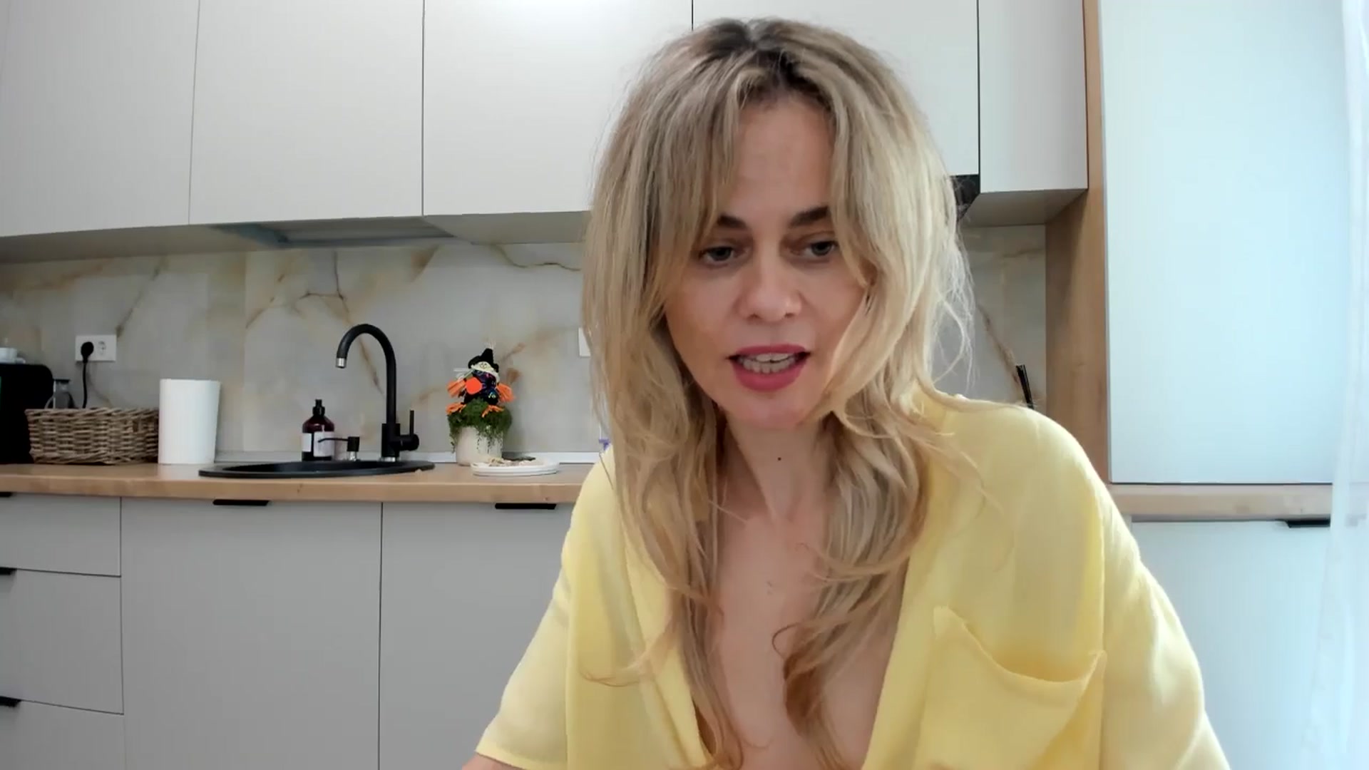 Gallery image thumbnail from DebbyPaige's myfreecams stream on, 10/21/2024, 12:02 image 7 of 20