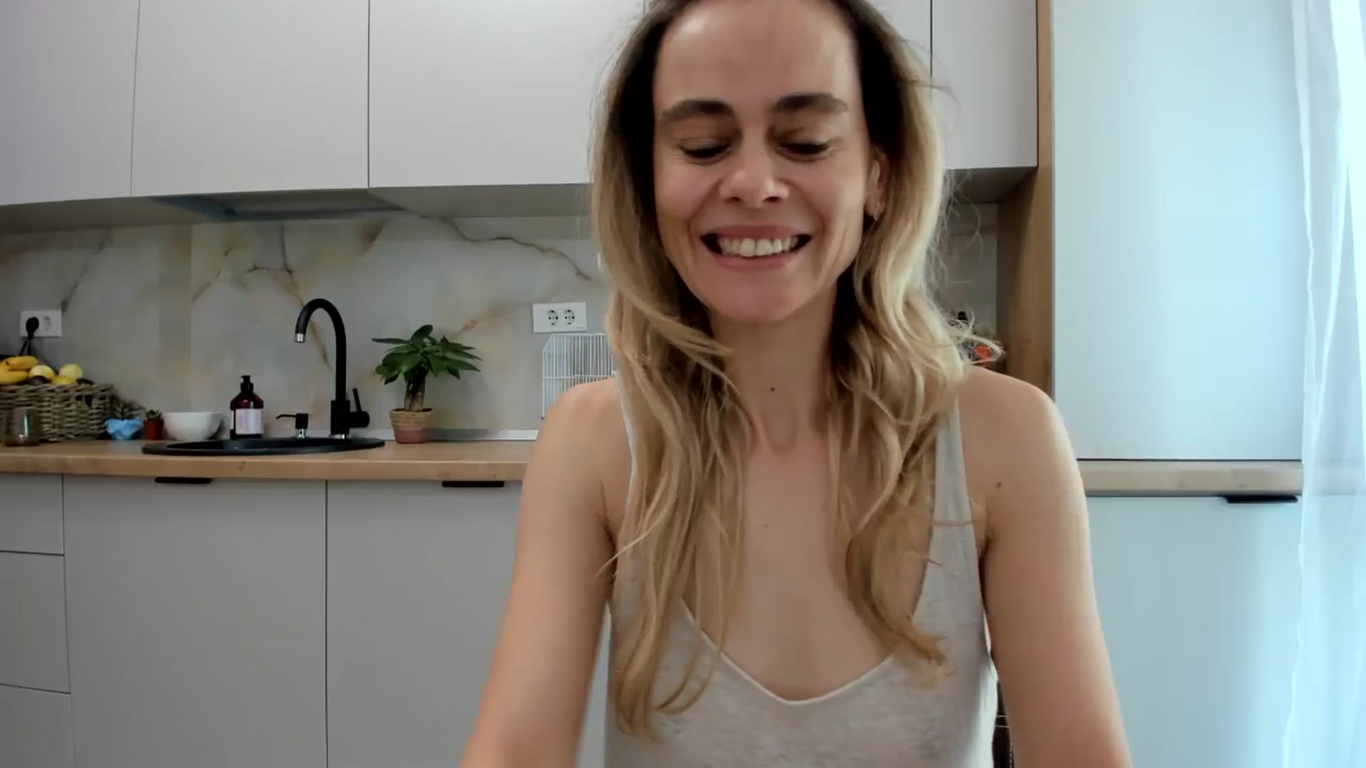 Gallery image thumbnail from DebbyPaige's myfreecams stream on, 10/25/2024, 11:25 image 2 of 20