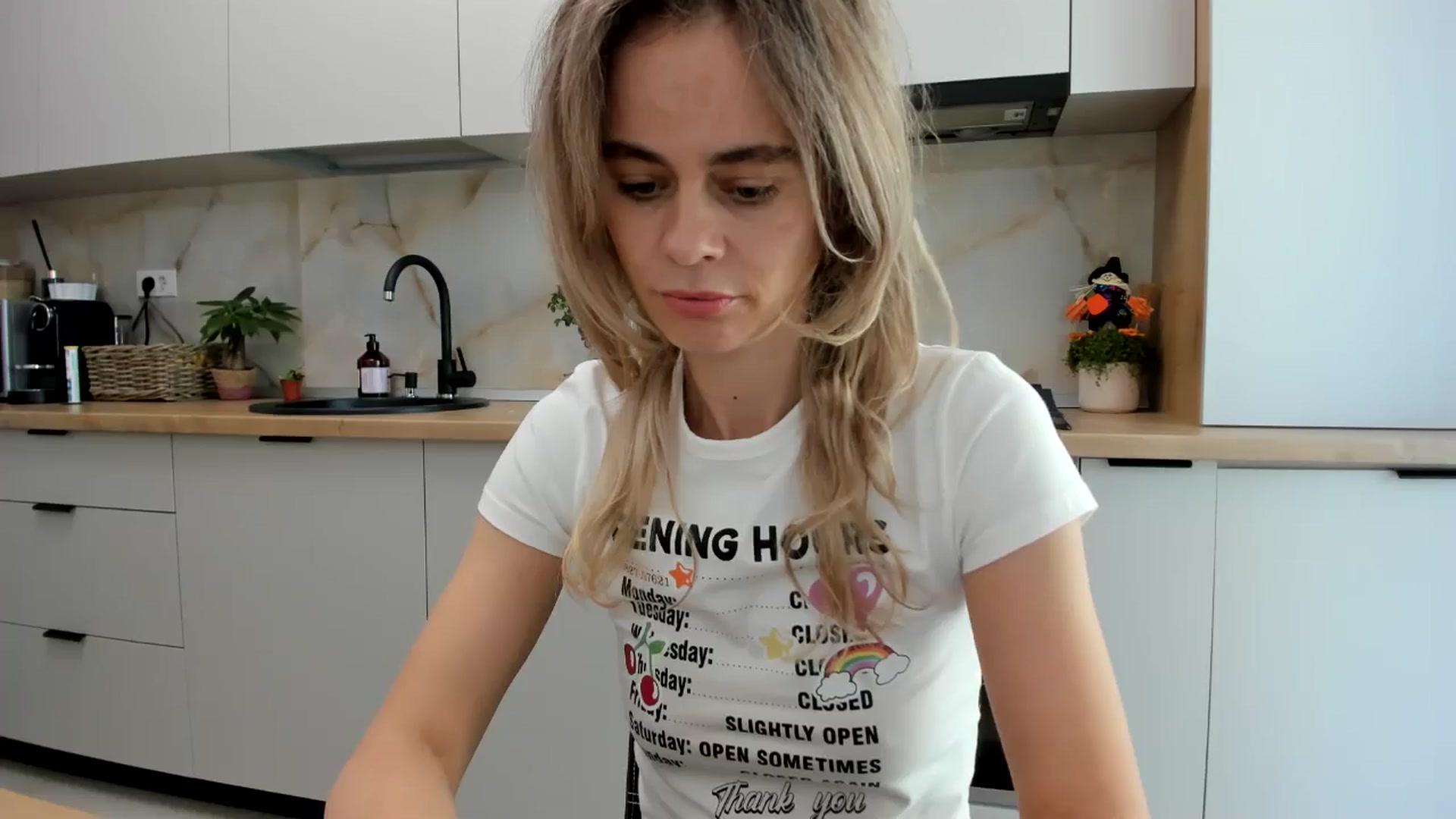 Gallery image thumbnail from DebbyPaige's myfreecams stream on, 10/27/2024, 11:22 image 2 of 20