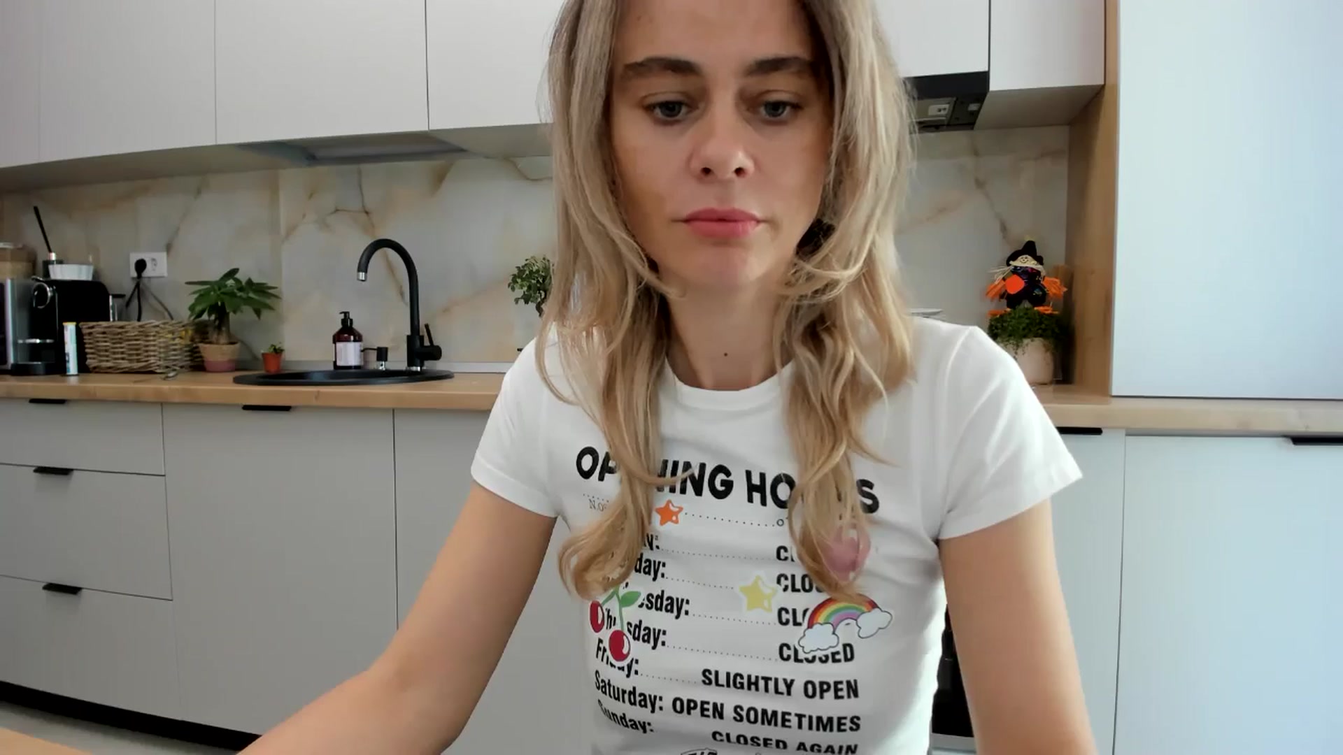 Gallery image thumbnail from DebbyPaige's myfreecams stream on, 10/27/2024, 11:22 image 16 of 20