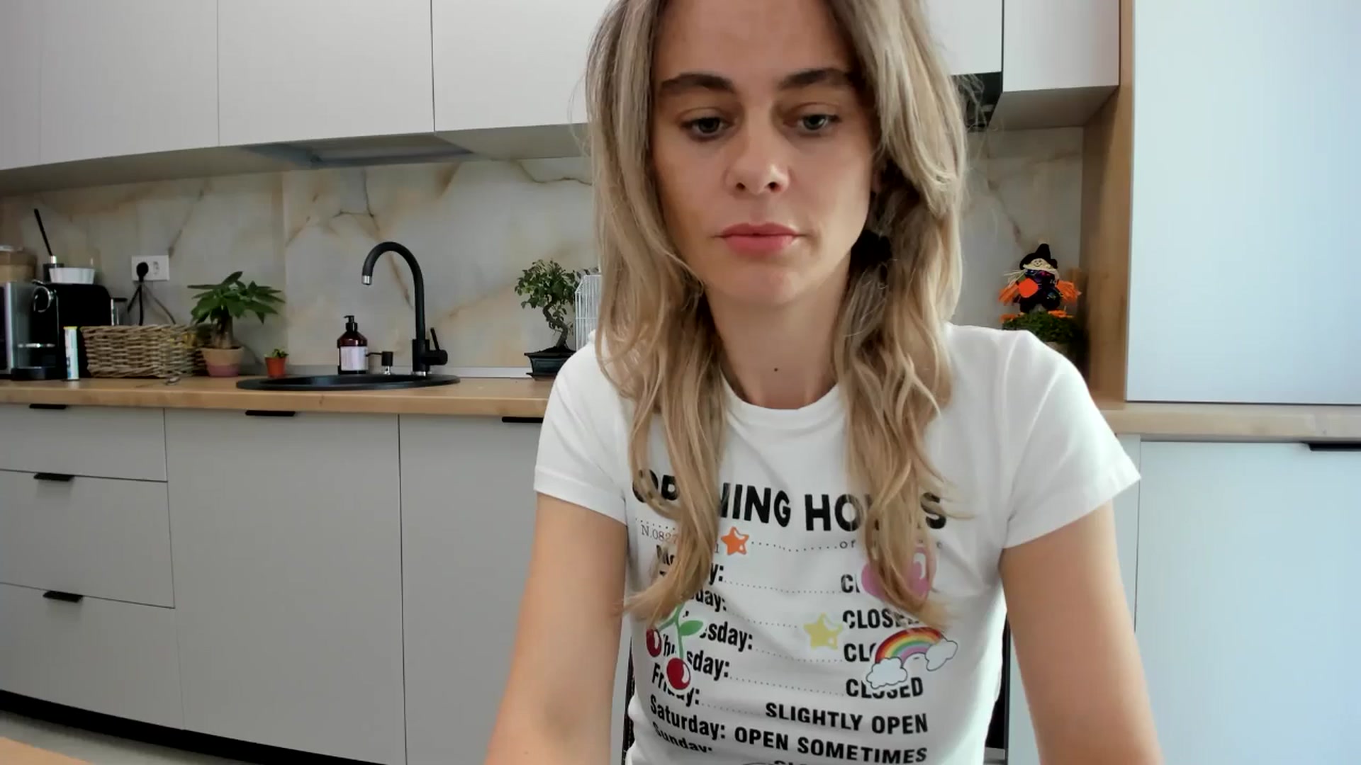 Gallery image thumbnail from DebbyPaige's myfreecams stream on, 10/27/2024, 11:22 image 19 of 20