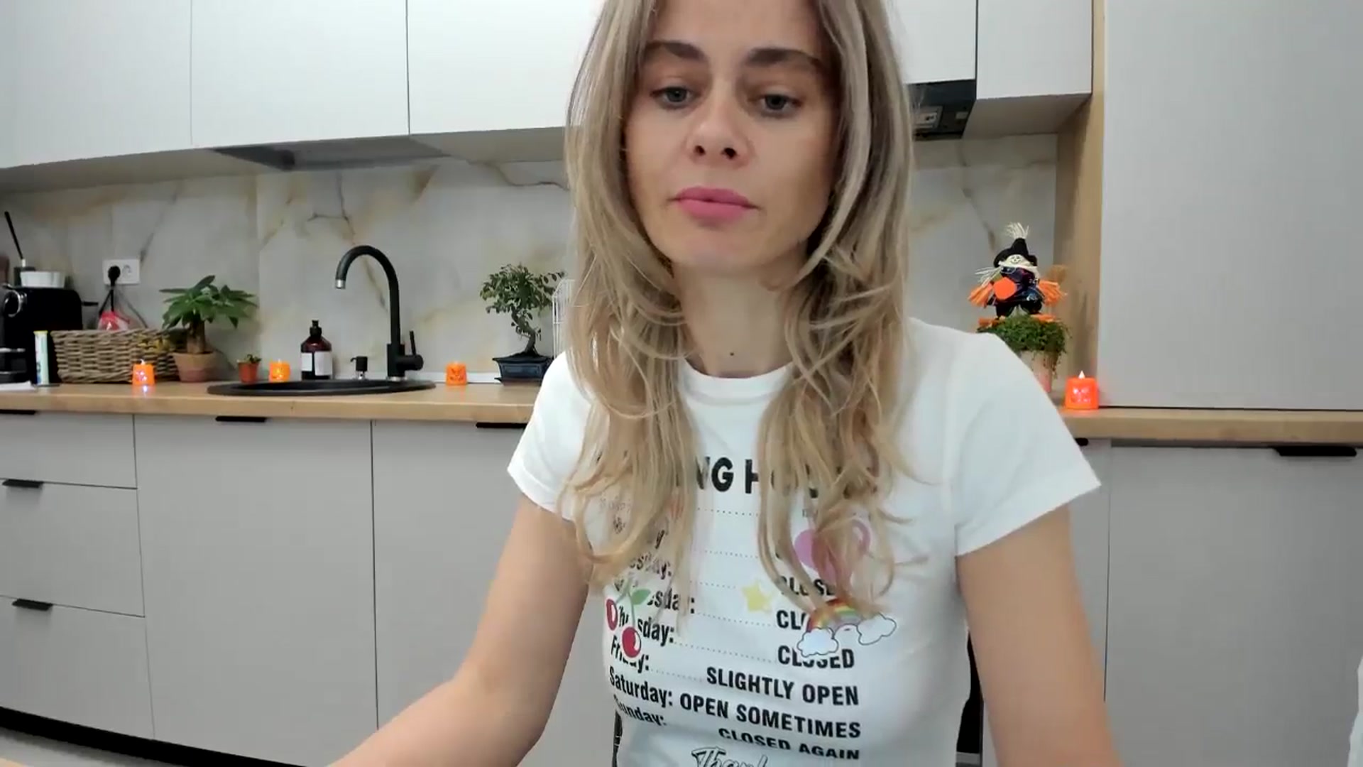 Gallery image thumbnail from DebbyPaige's myfreecams stream on, 10/27/2024, 19:12 image 4 of 20