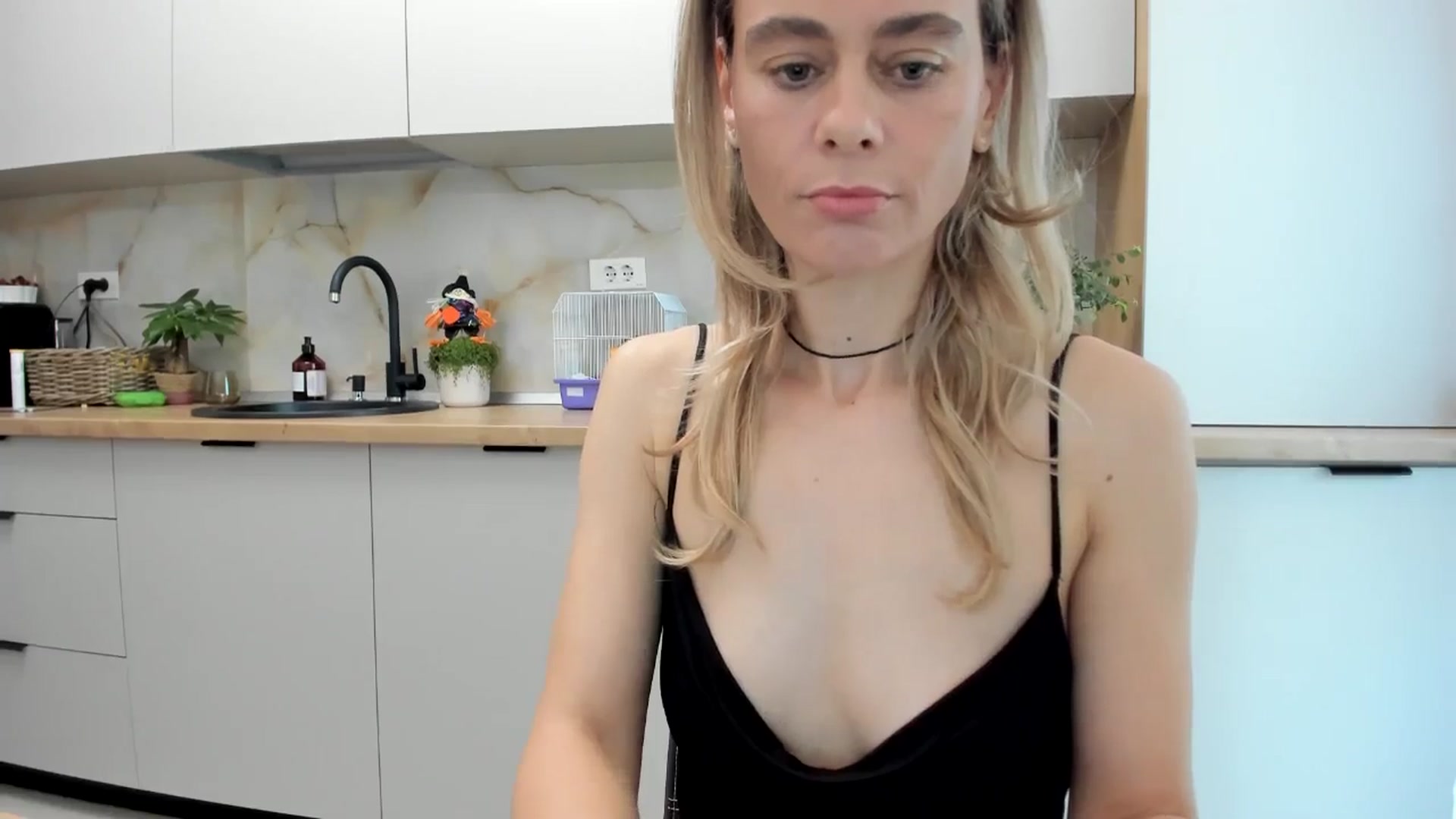 Gallery image thumbnail from DebbyPaige's myfreecams stream on, 10/28/2024, 15:44 image 5 of 20