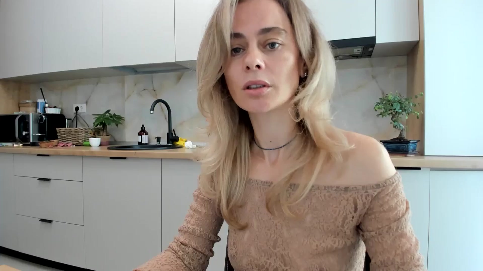 Gallery image thumbnail from DebbyPaige's myfreecams stream on, 10/29/2024, 12:02 image 5 of 20