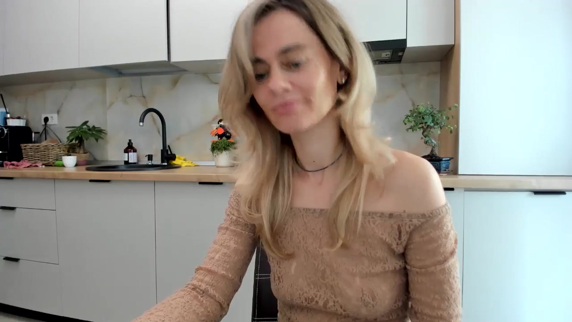 Gallery image thumbnail from DebbyPaige's myfreecams stream on, 10/29/2024, 12:02 image 3 of 20