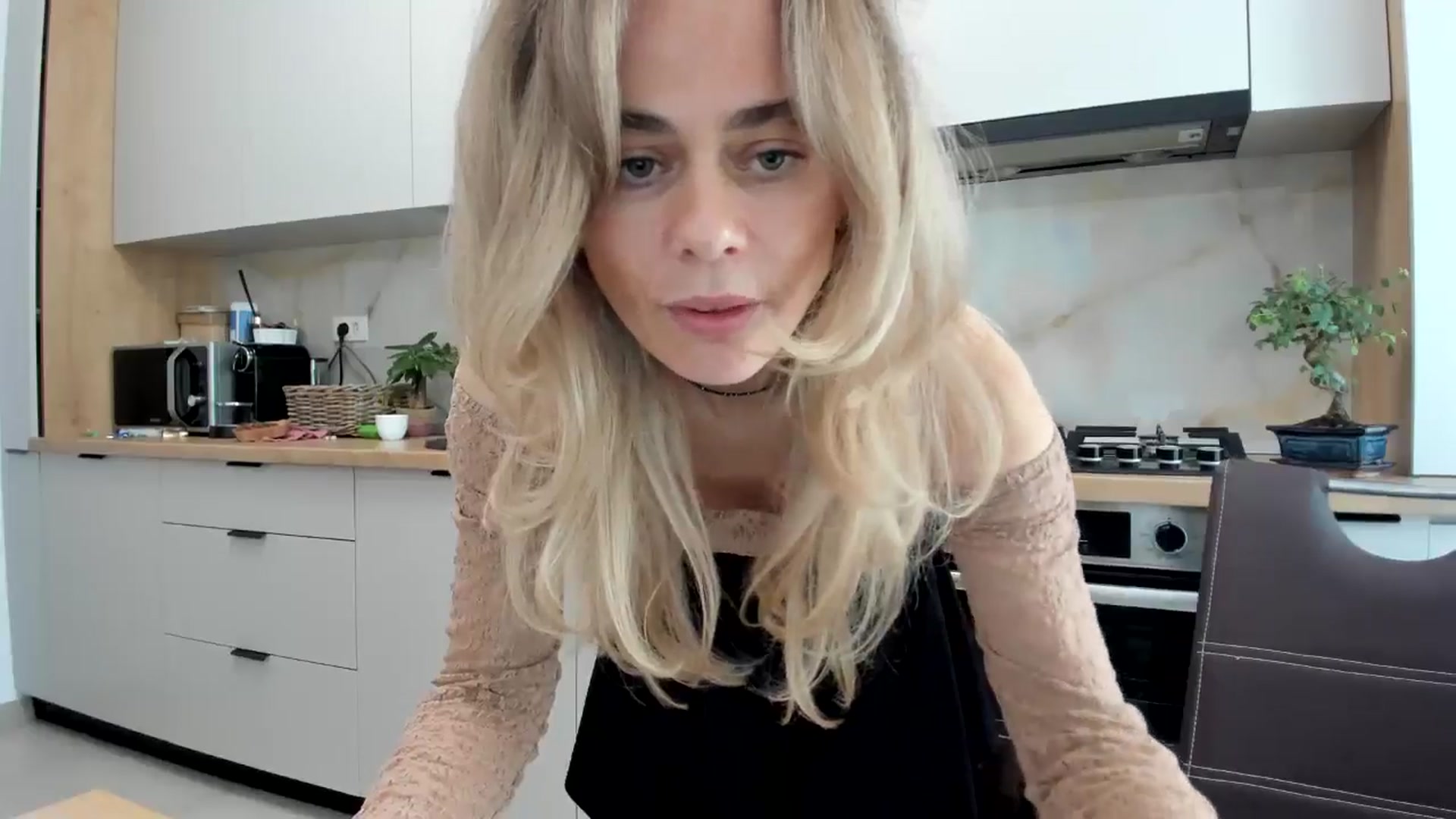 Gallery image thumbnail from DebbyPaige's myfreecams stream on, 10/29/2024, 12:02 image 13 of 20