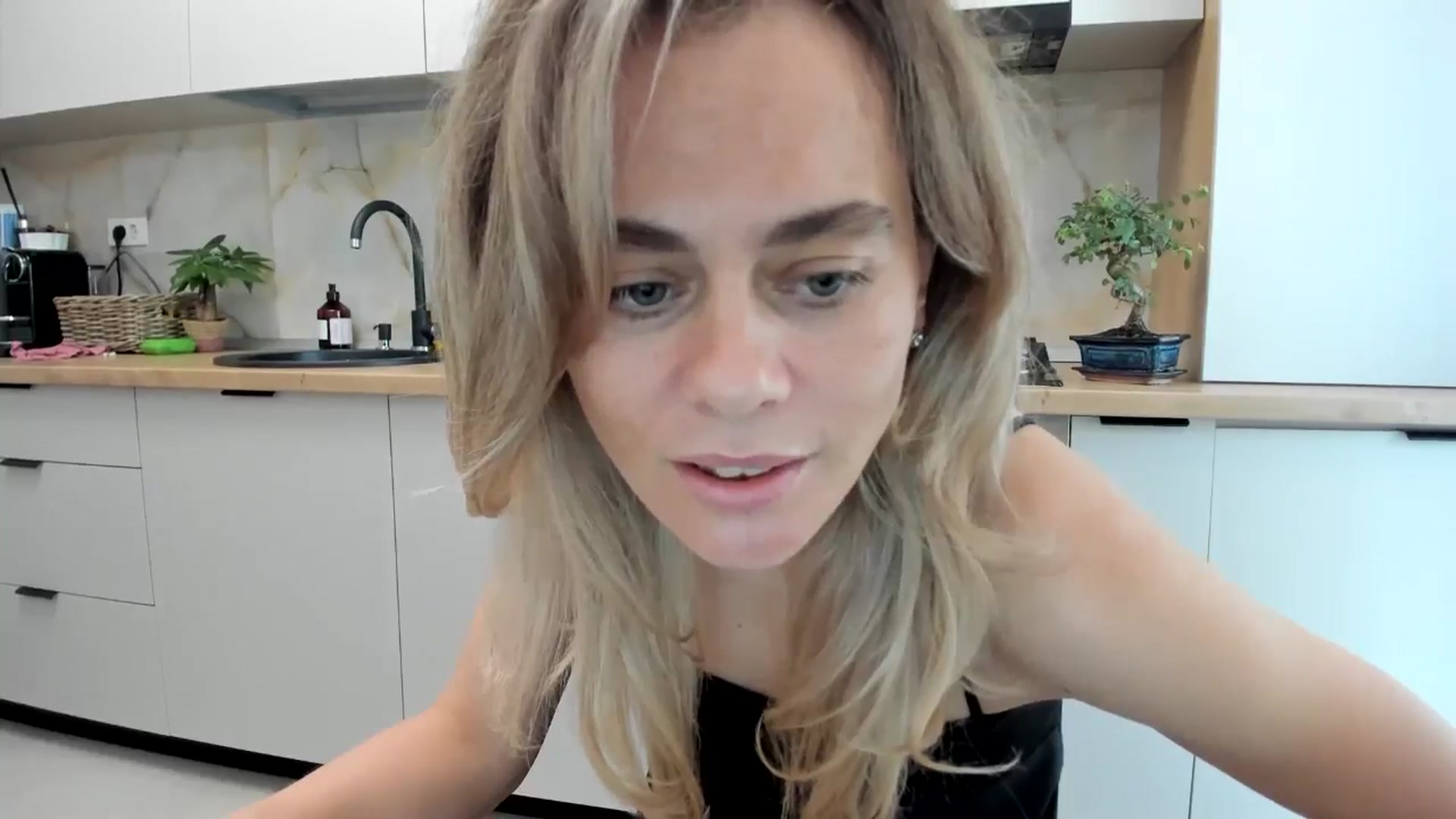 Gallery image thumbnail from DebbyPaige's myfreecams stream on, 10/29/2024, 13:52 image 13 of 20