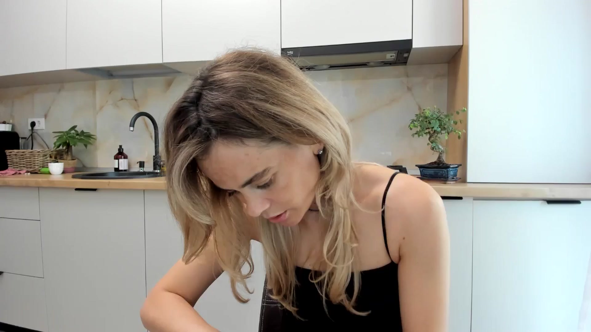 Gallery image thumbnail from DebbyPaige's myfreecams stream on, 10/29/2024, 13:52 image 3 of 20