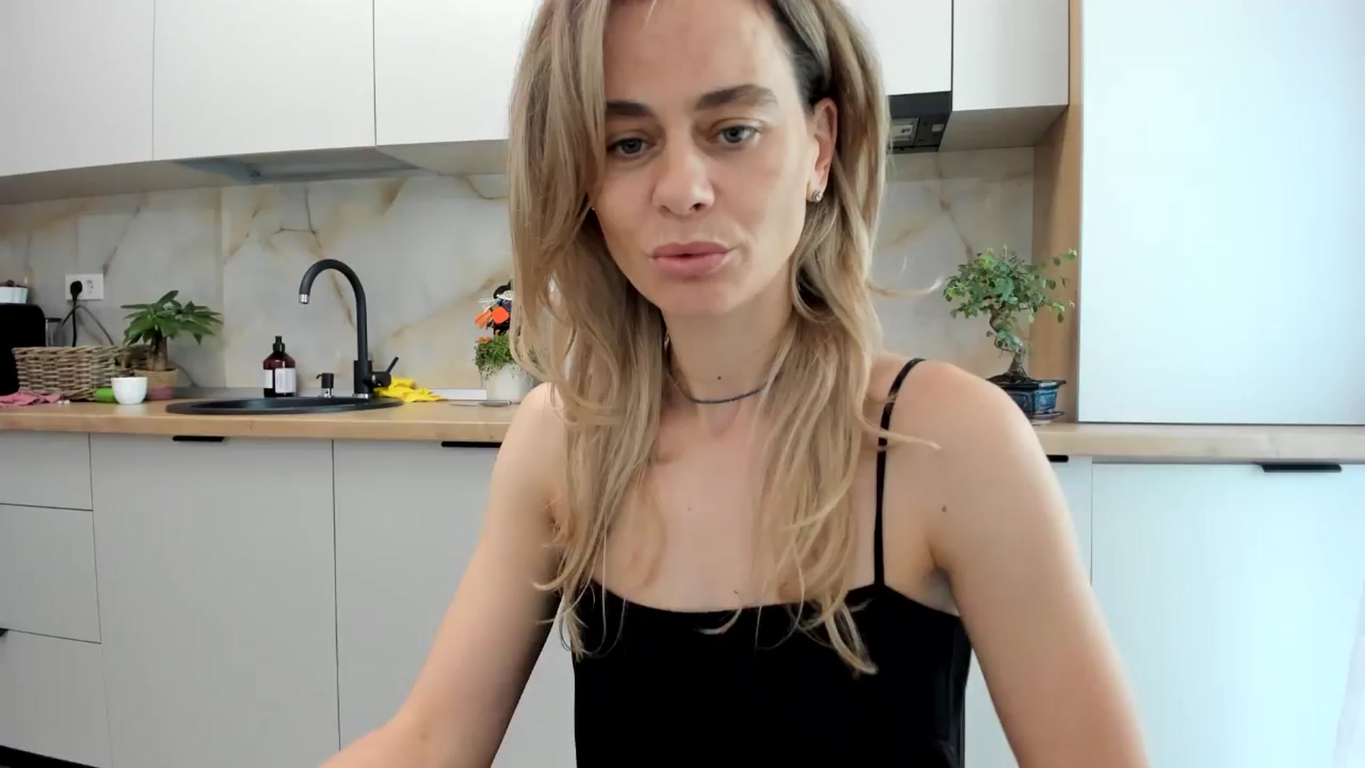 Gallery image thumbnail from DebbyPaige's myfreecams stream on, 10/29/2024, 13:52 image 1 of 20