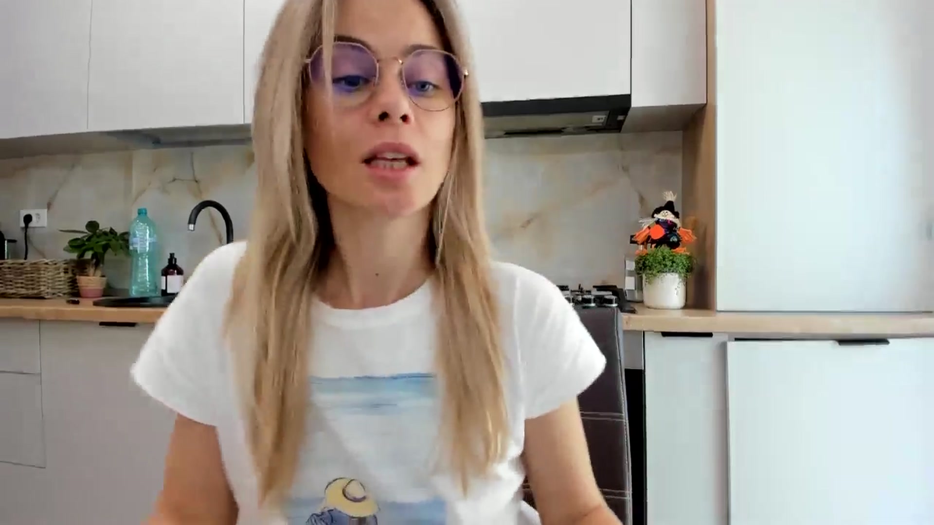 Gallery image thumbnail from DebbyPaige's myfreecams stream on, 10/31/2024, 11:57 image 12 of 20