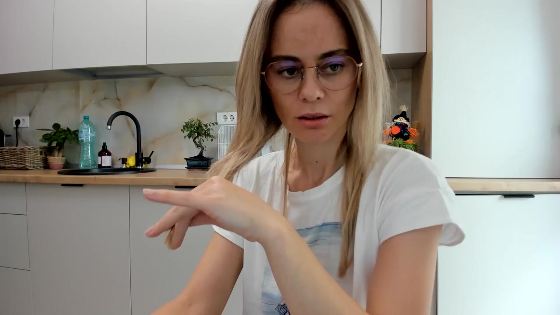 Gallery image thumbnail from DebbyPaige's myfreecams stream on, 10/31/2024, 11:57 image 4 of 20