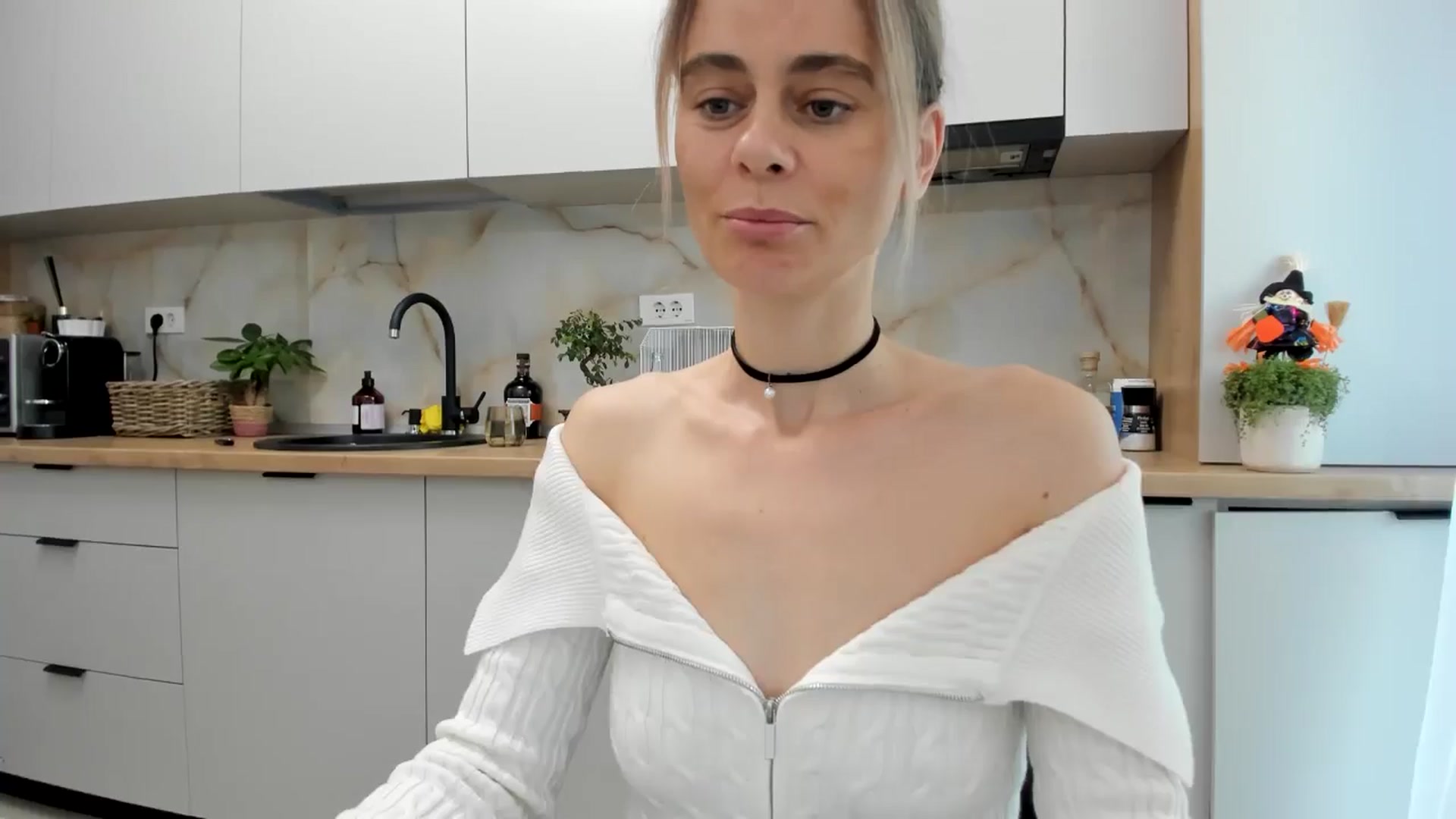 Gallery image thumbnail from DebbyPaige's myfreecams stream on, 10/31/2024, 16:11 image 9 of 20