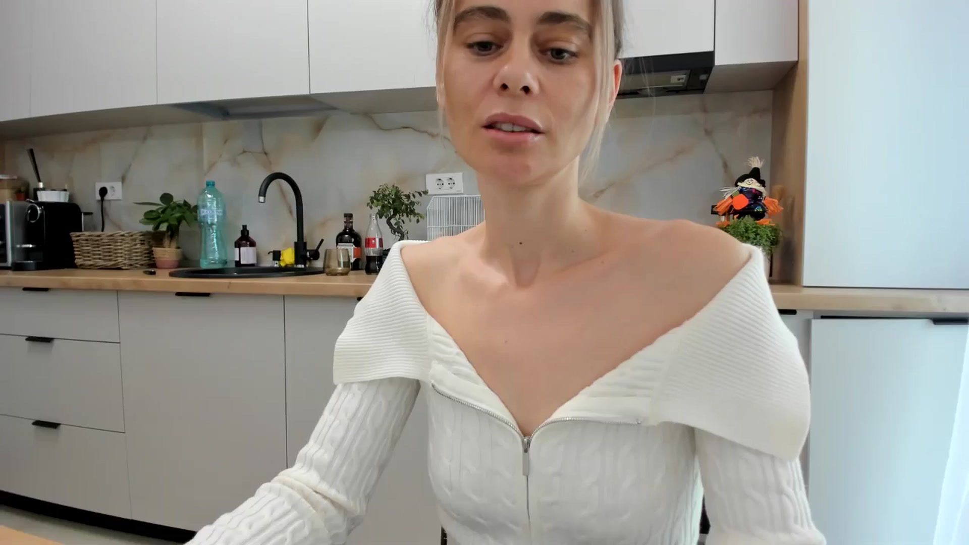 Gallery image thumbnail from DebbyPaige's myfreecams stream on, 10/31/2024, 16:11 image 4 of 20