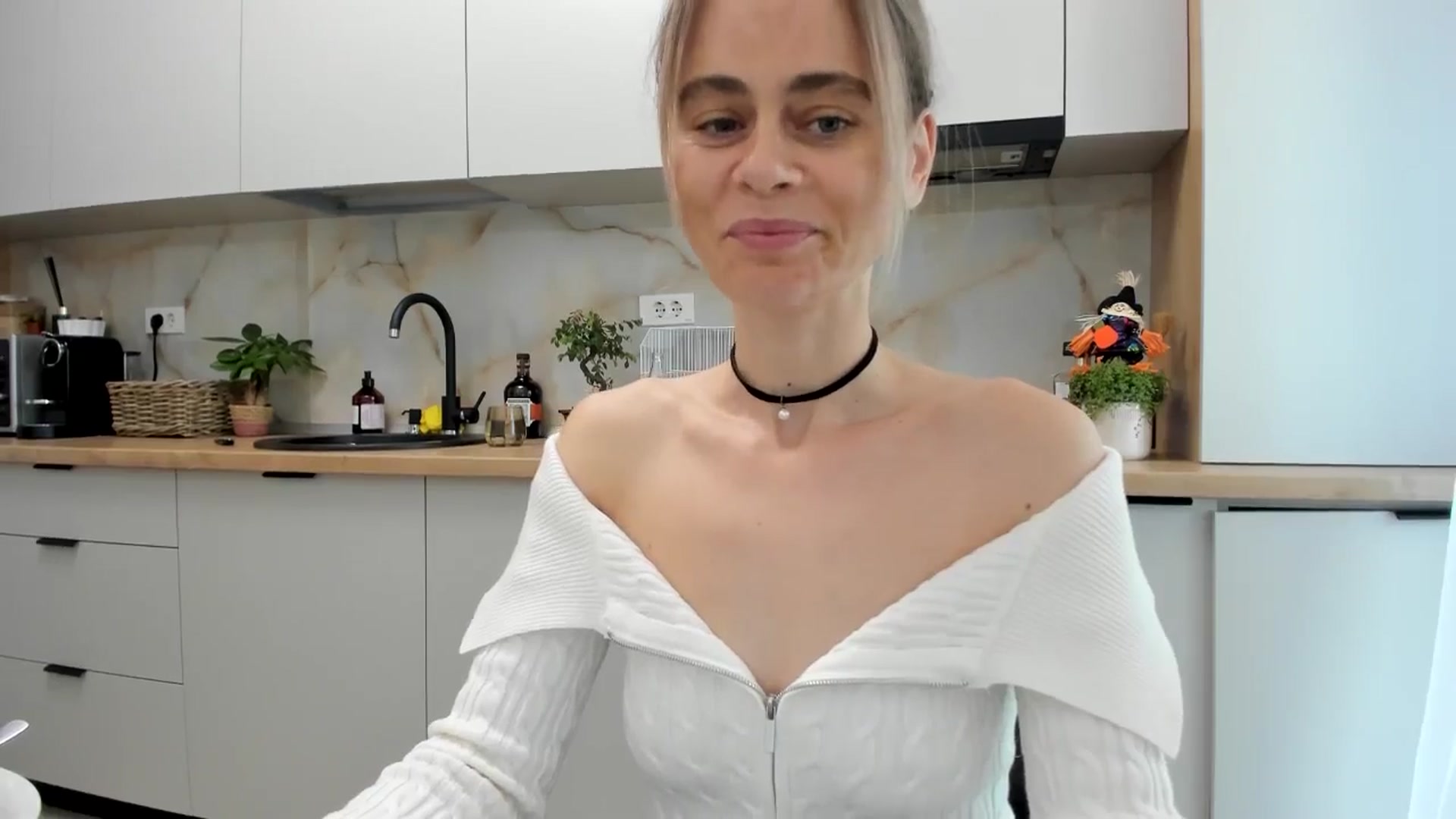 Gallery image thumbnail from DebbyPaige's myfreecams stream on, 10/31/2024, 16:11 image 8 of 20