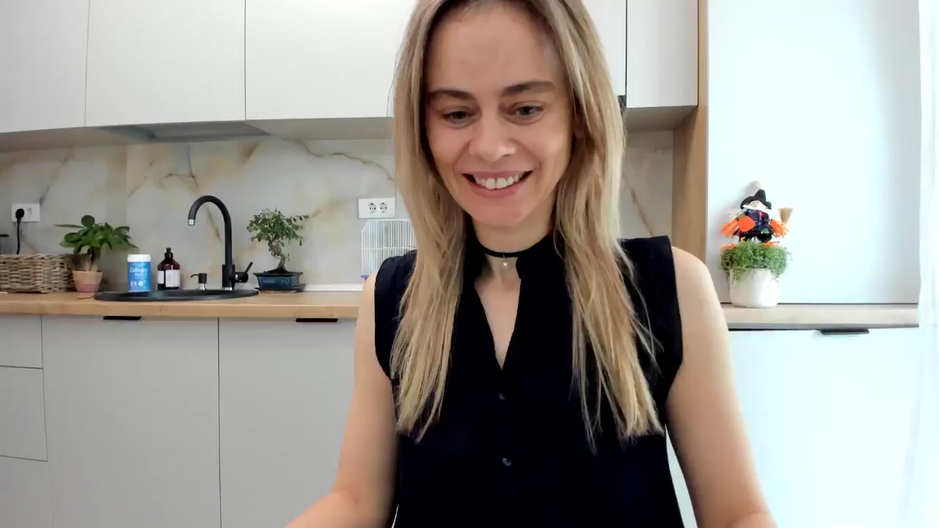 Gallery image thumbnail from DebbyPaige's myfreecams stream on, 11/01/2024, 09:57 image 1 of 20
