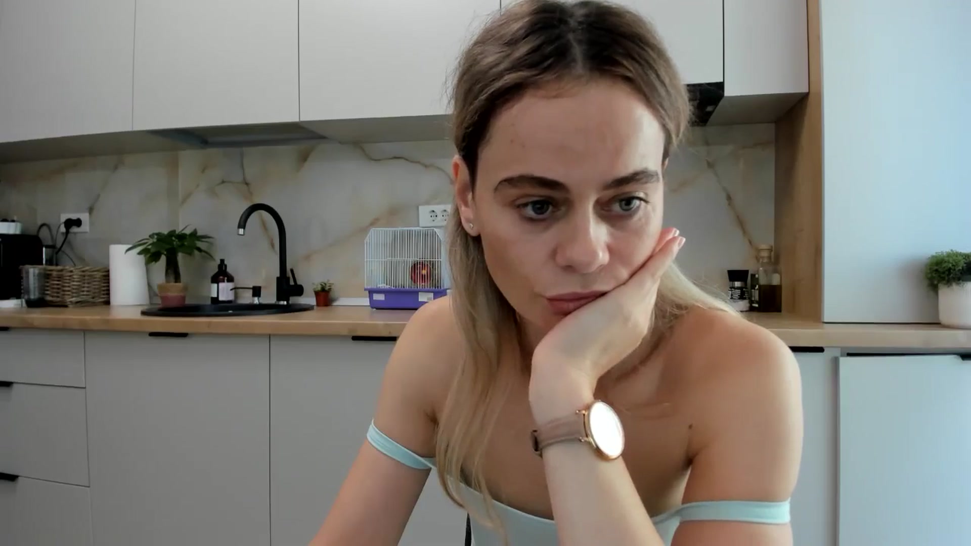 Gallery image thumbnail from DebbyPaige's myfreecams stream on, 11/07/2024, 11:32 image 17 of 20