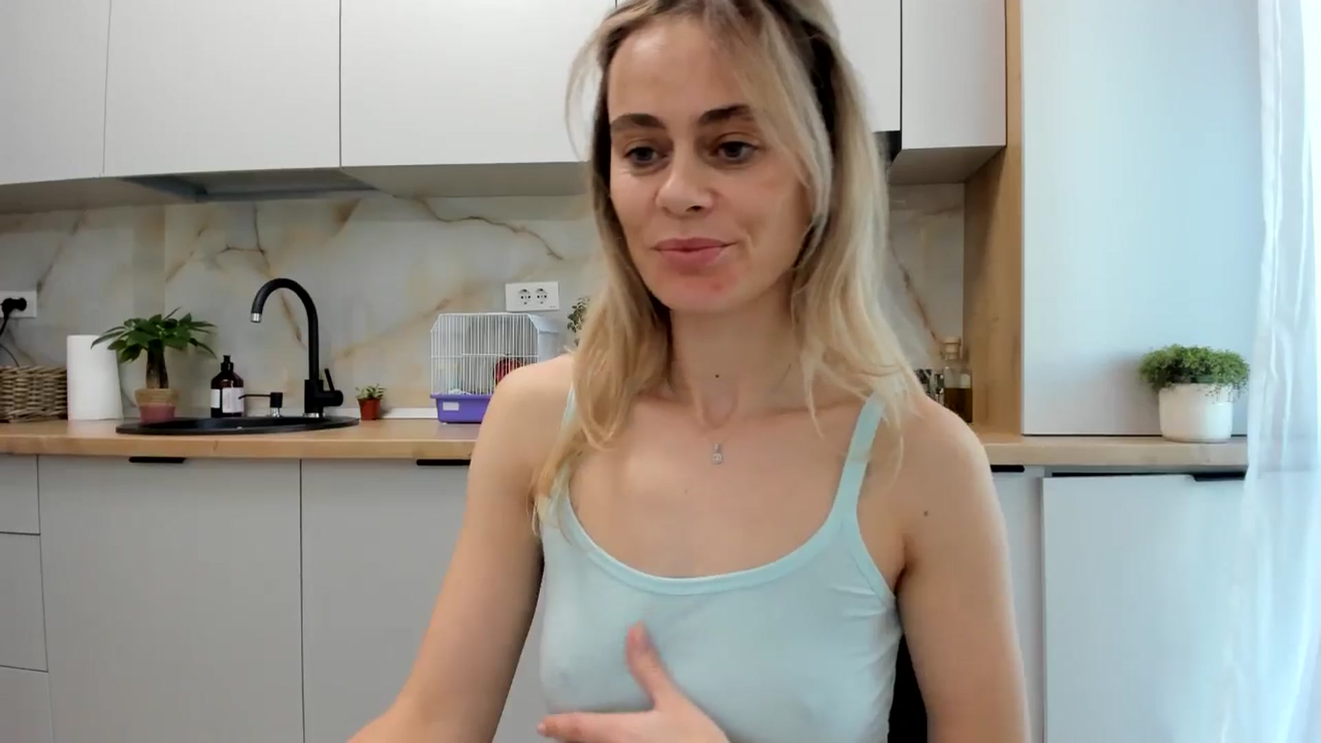 Gallery image thumbnail from DebbyPaige's myfreecams stream on, 11/07/2024, 14:19 image 13 of 20