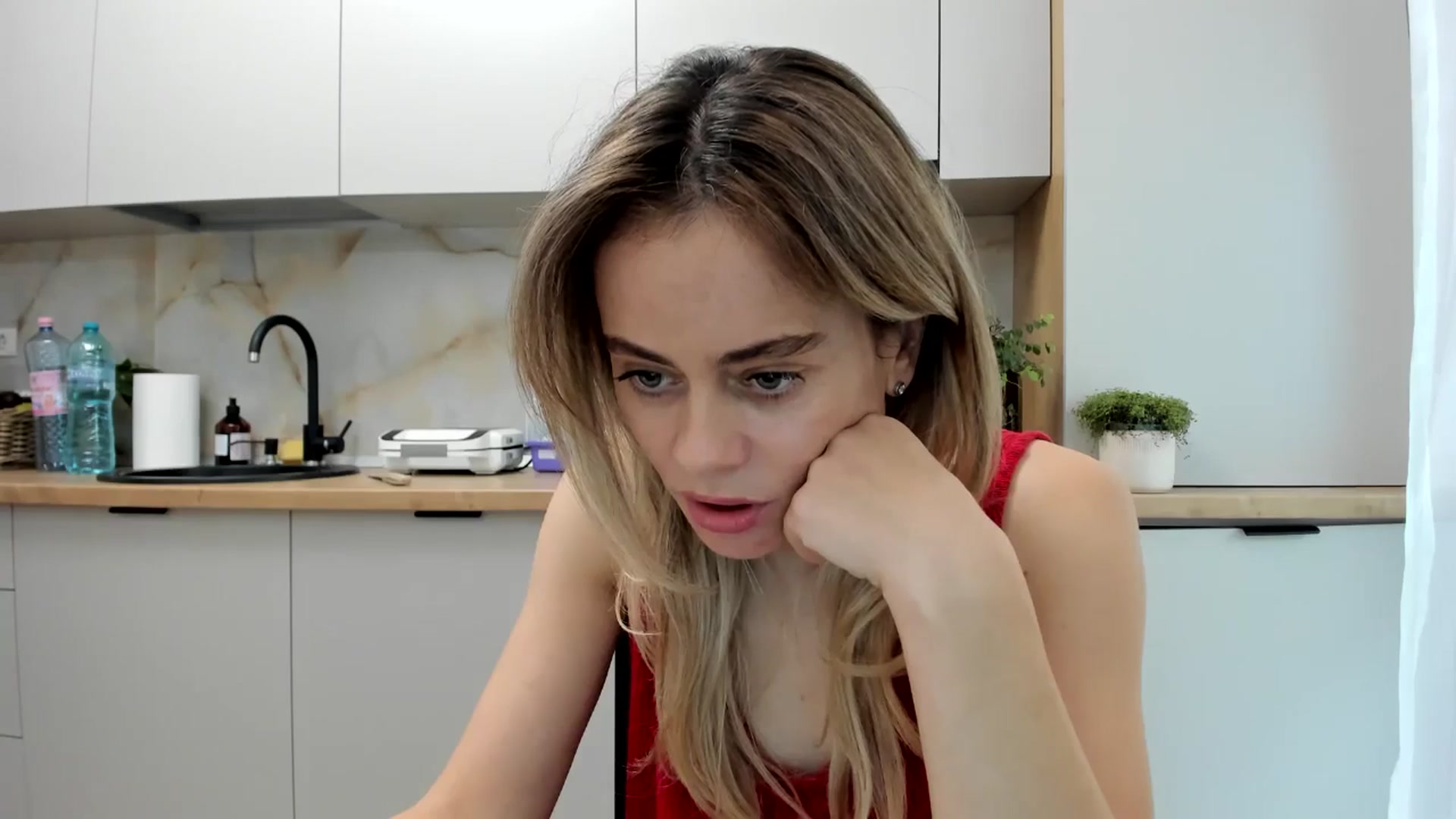 Gallery image thumbnail from DebbyPaige's myfreecams stream on, 11/11/2024, 11:42 image 15 of 20