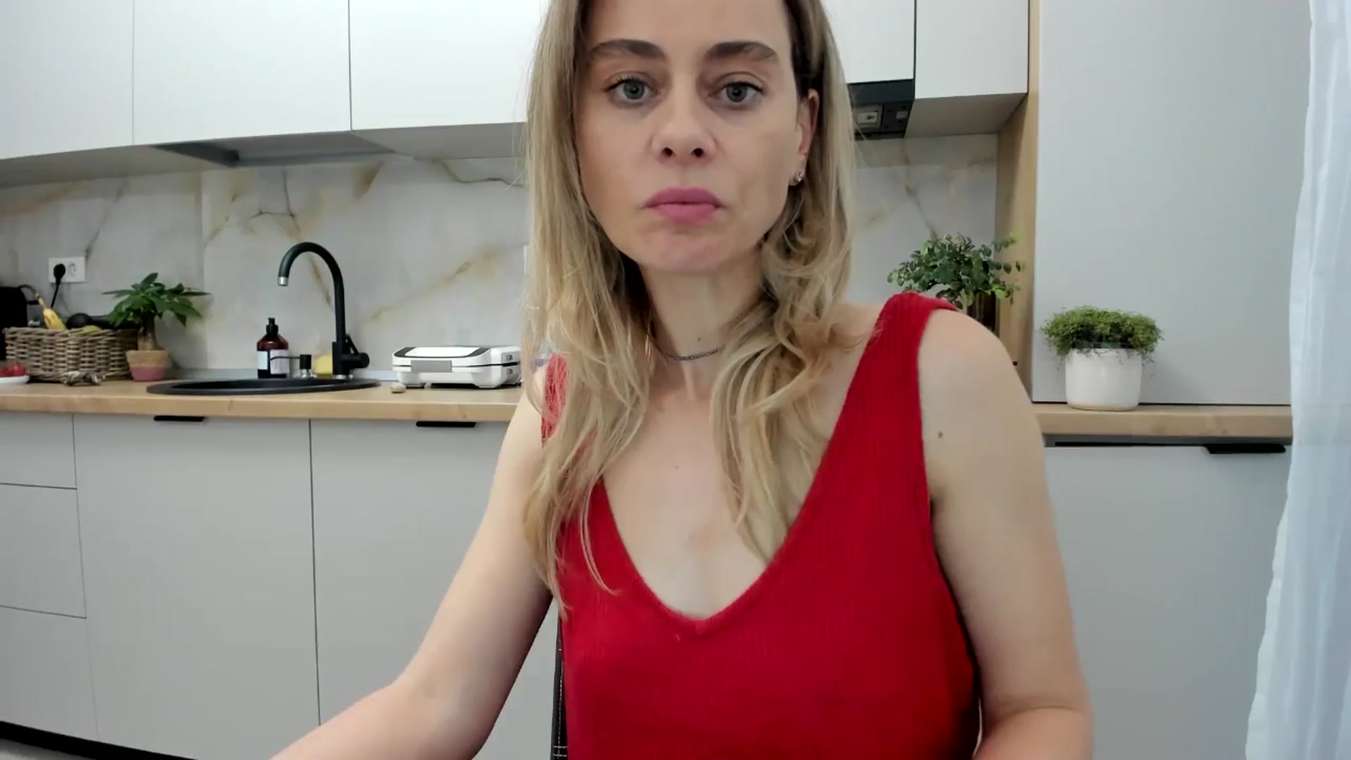 Gallery image thumbnail from DebbyPaige's myfreecams stream on, 11/11/2024, 14:59 image 17 of 20