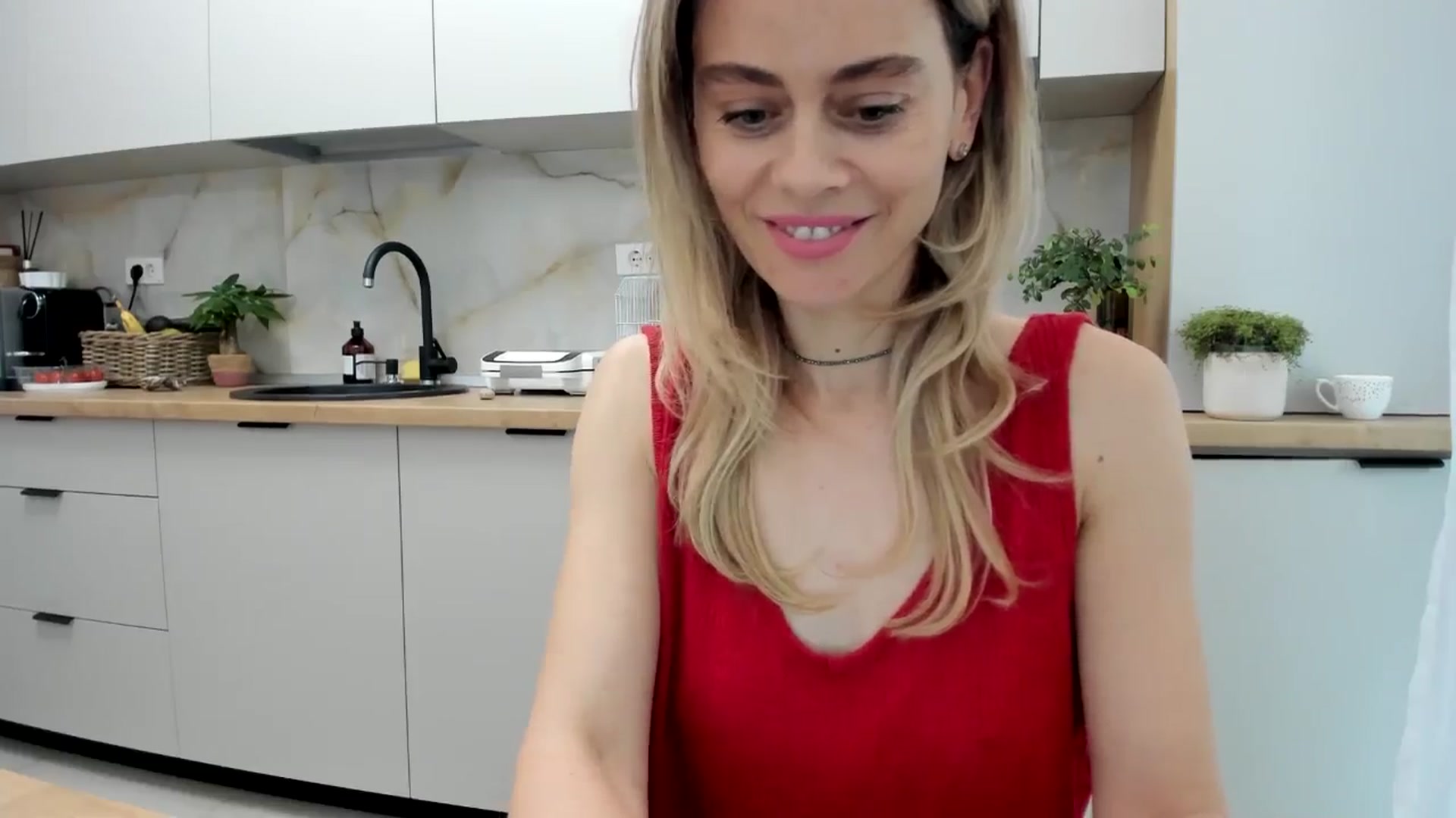 Gallery image thumbnail from DebbyPaige's myfreecams stream on, 11/11/2024, 14:59 image 8 of 20