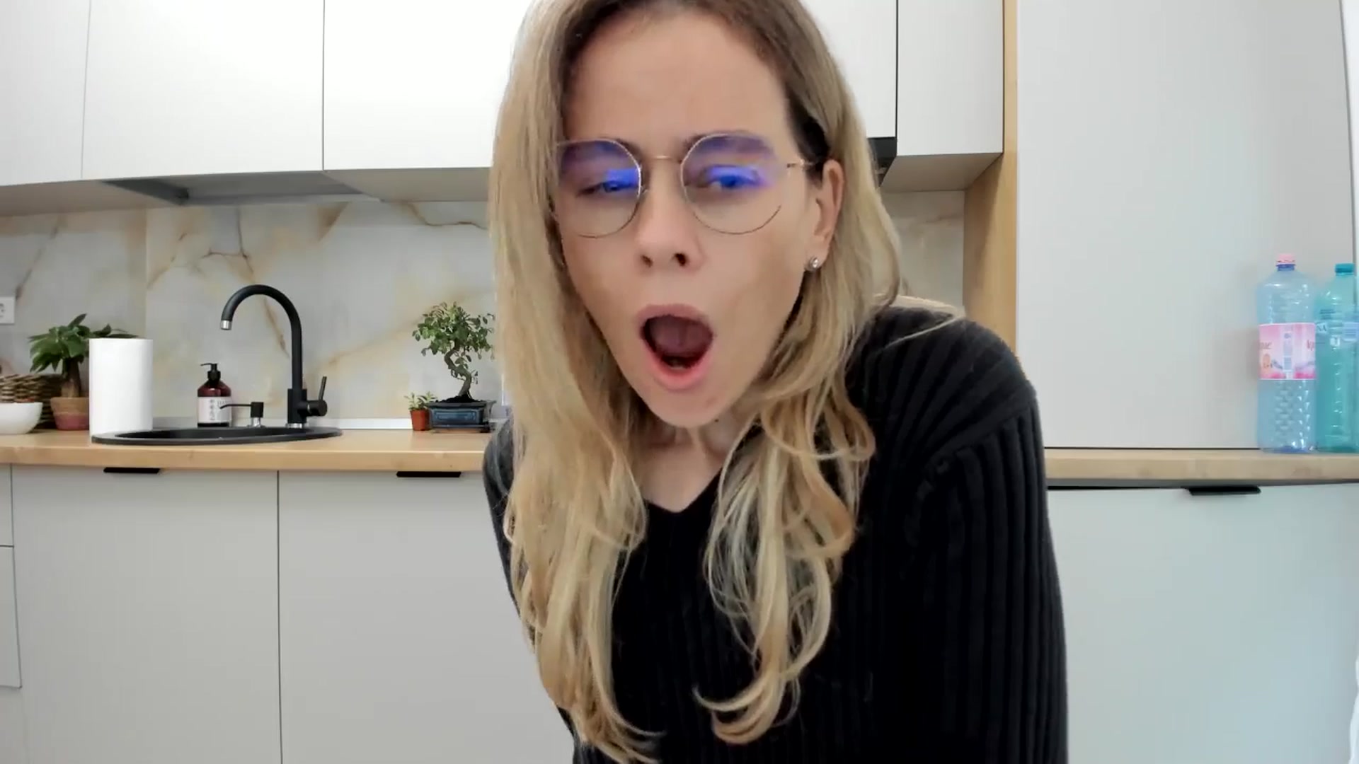 Gallery image thumbnail from DebbyPaige's myfreecams stream on, 11/12/2024, 13:49 image 9 of 20