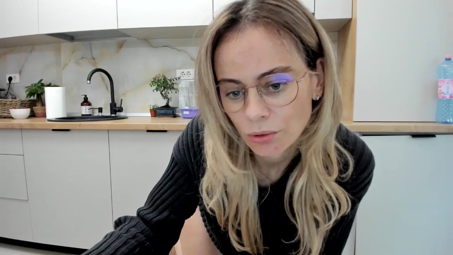 Gallery image thumbnail from DebbyPaige's myfreecams stream on, 11/12/2024, 13:49 image 18 of 20