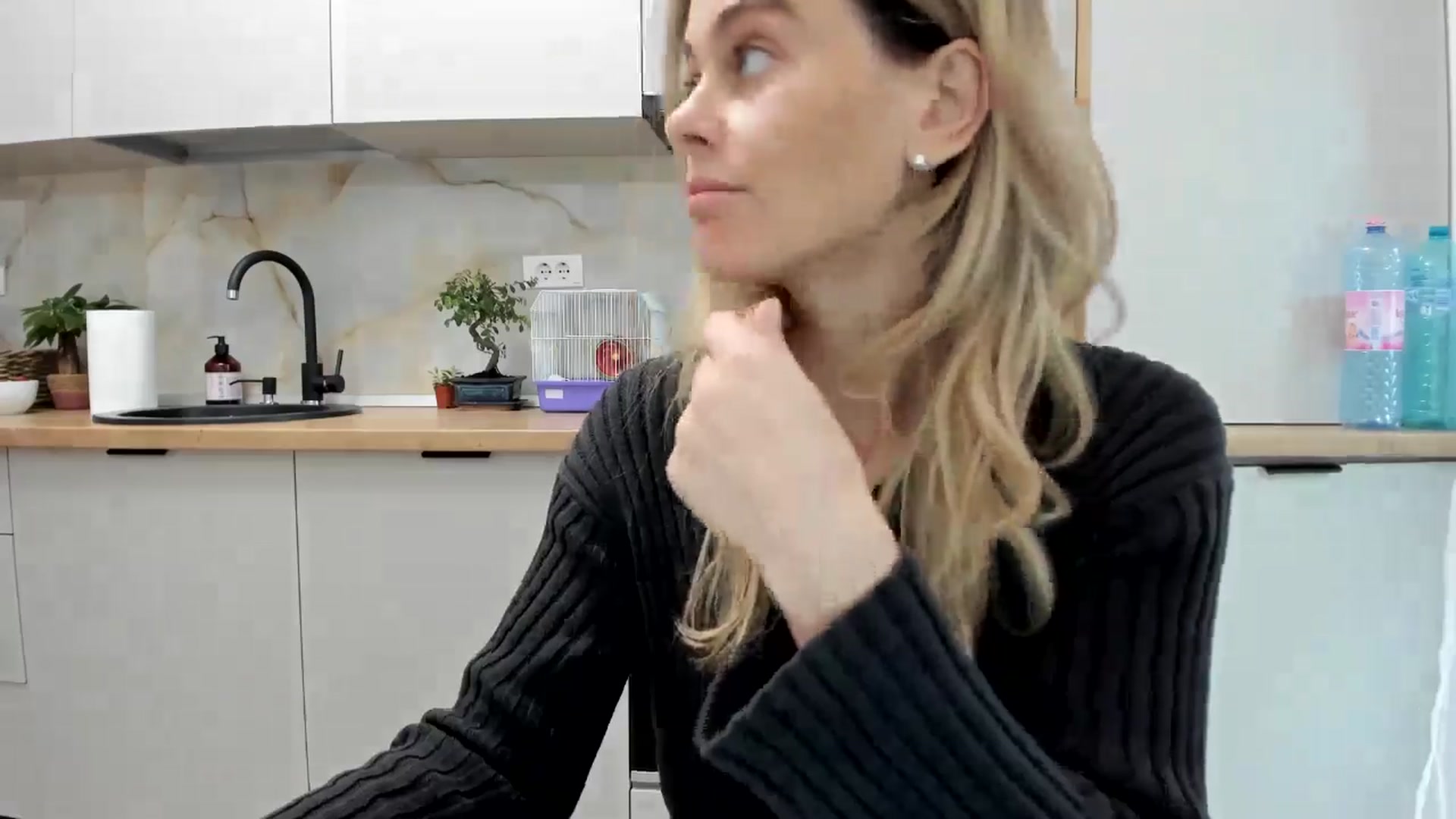 Gallery image thumbnail from DebbyPaige's myfreecams stream on, 11/12/2024, 13:49 image 2 of 20