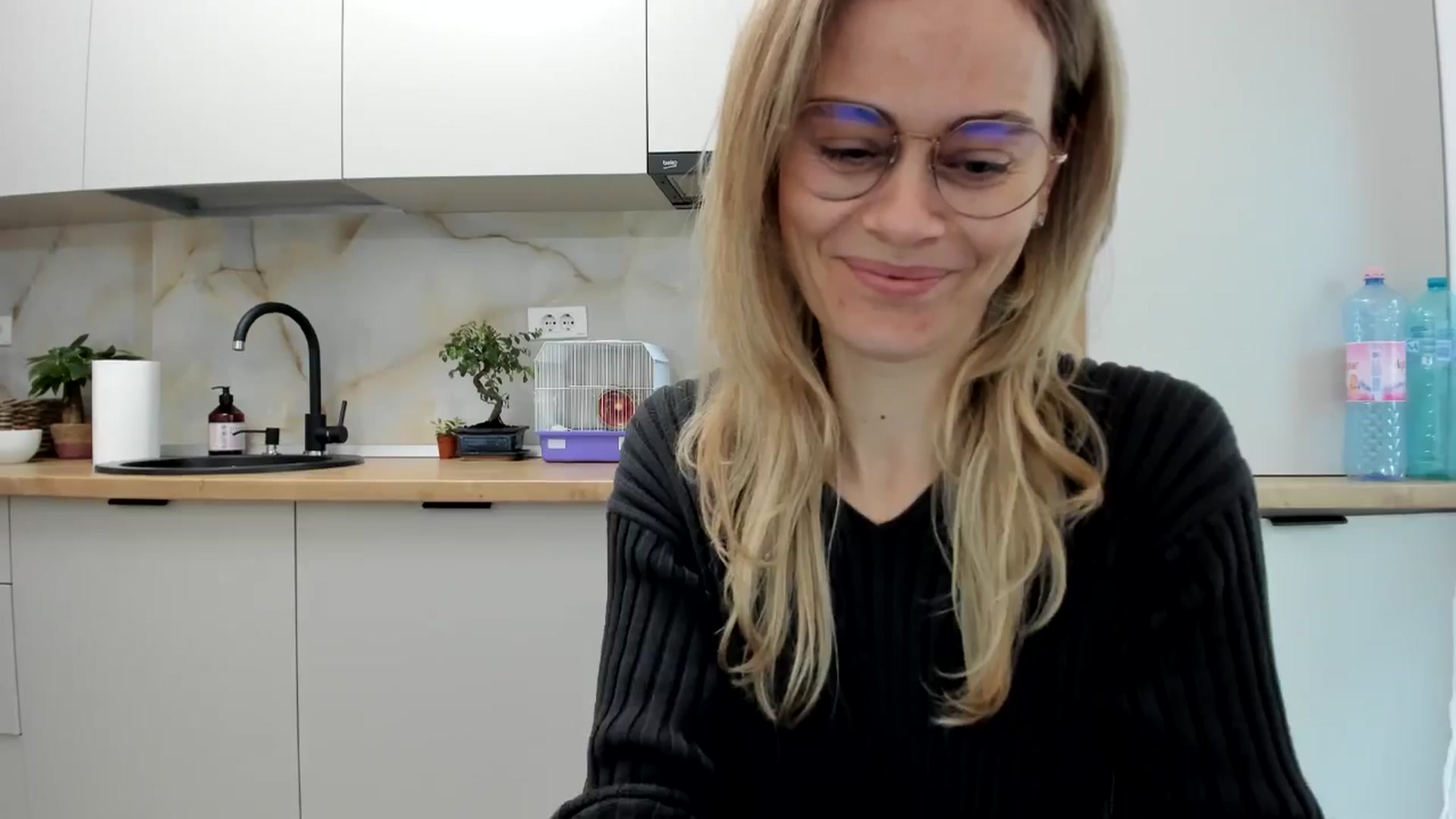 Gallery image thumbnail from DebbyPaige's myfreecams stream on, 11/12/2024, 13:49 image 7 of 20