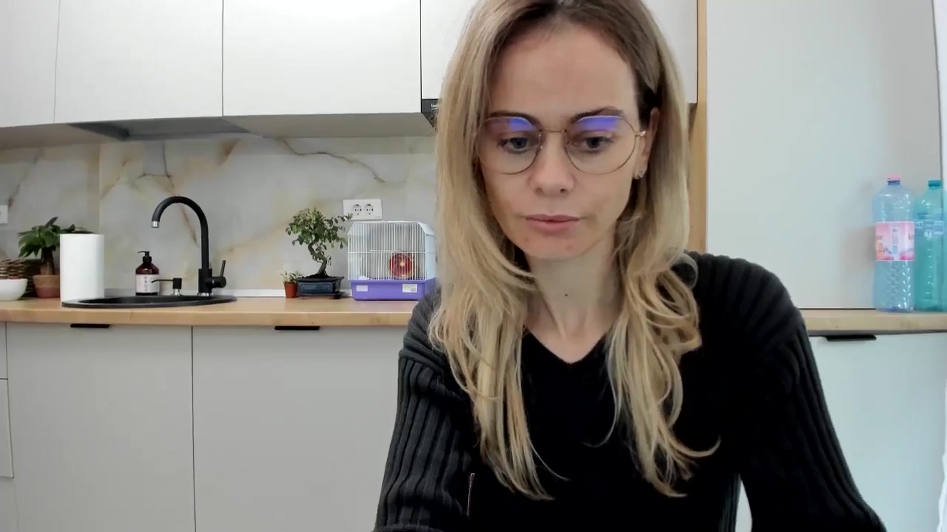Gallery image thumbnail from DebbyPaige's myfreecams stream on, 11/12/2024, 13:49 image 8 of 20