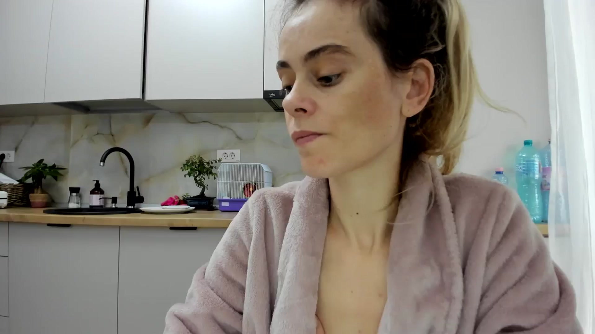 Gallery image thumbnail from DebbyPaige's myfreecams stream on, 11/13/2024, 12:09 image 1 of 20