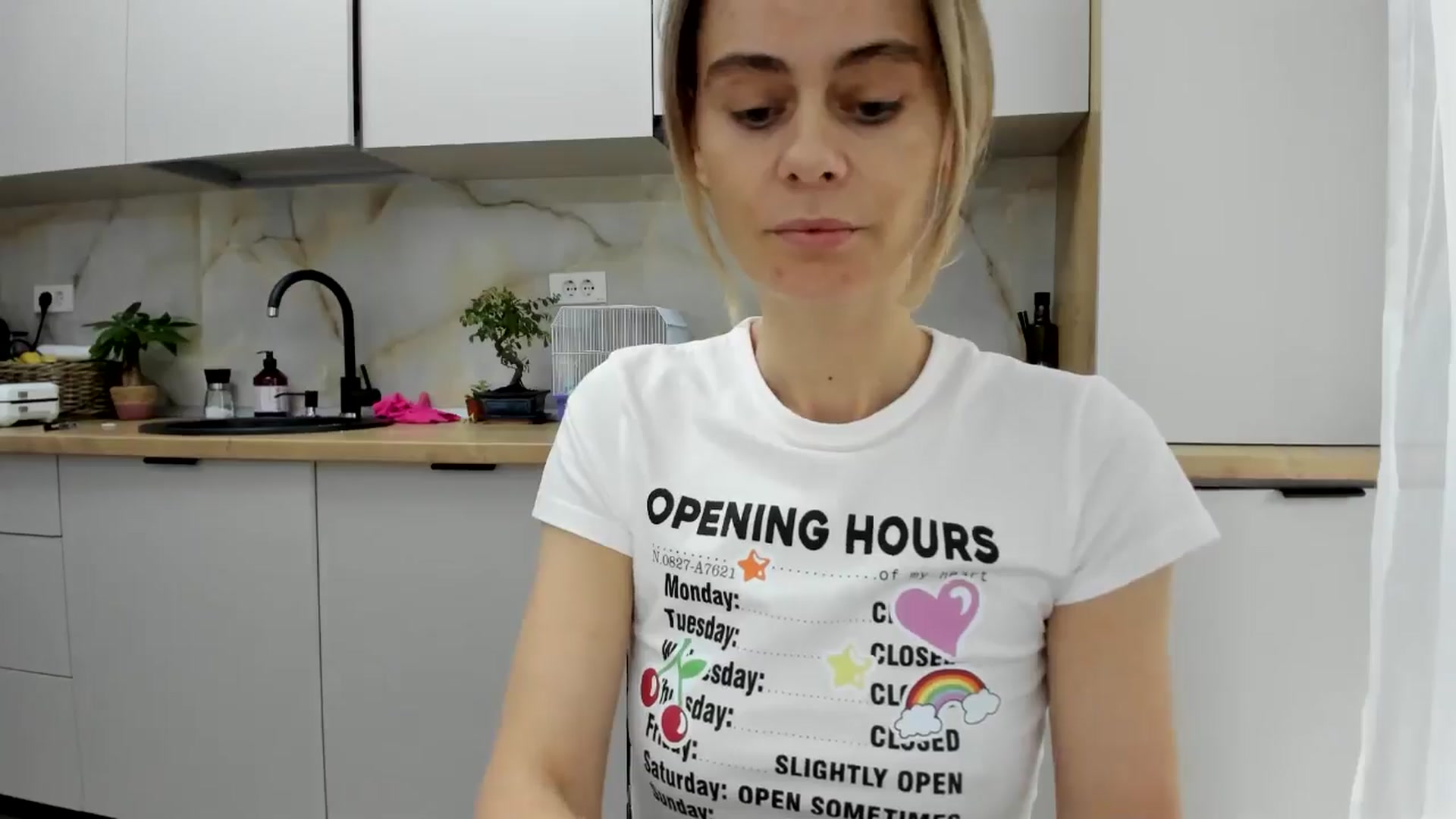 Gallery image thumbnail from DebbyPaige's myfreecams stream on, 11/13/2024, 14:03 image 7 of 20