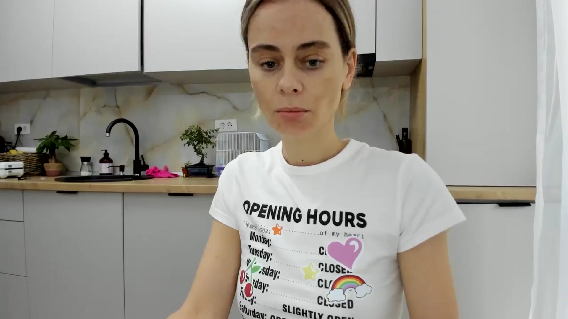 Gallery image thumbnail from DebbyPaige's myfreecams stream on, 11/13/2024, 14:03 image 2 of 20