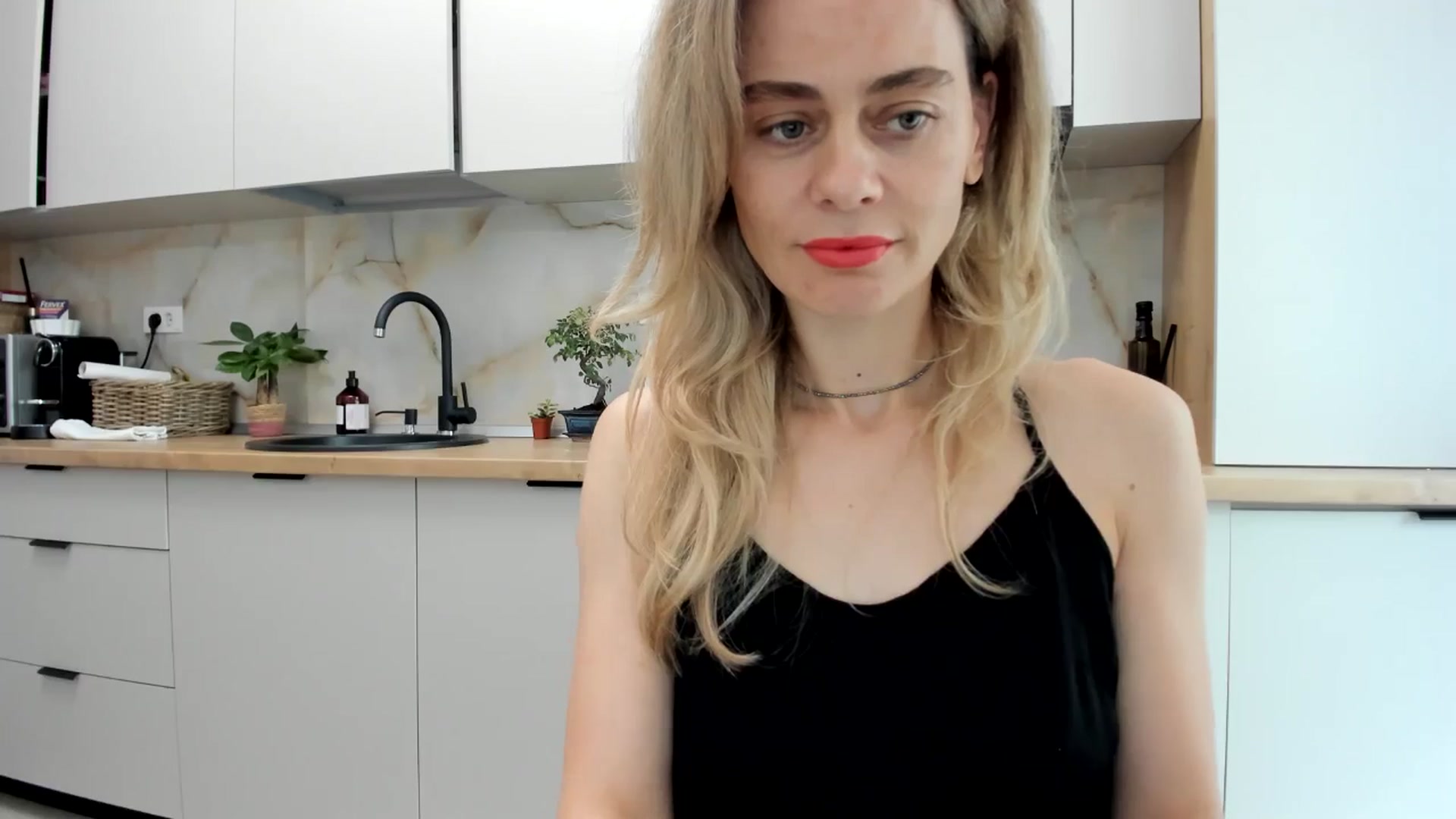 Gallery image thumbnail from DebbyPaige's myfreecams stream on, 11/14/2024, 09:45 image 19 of 20