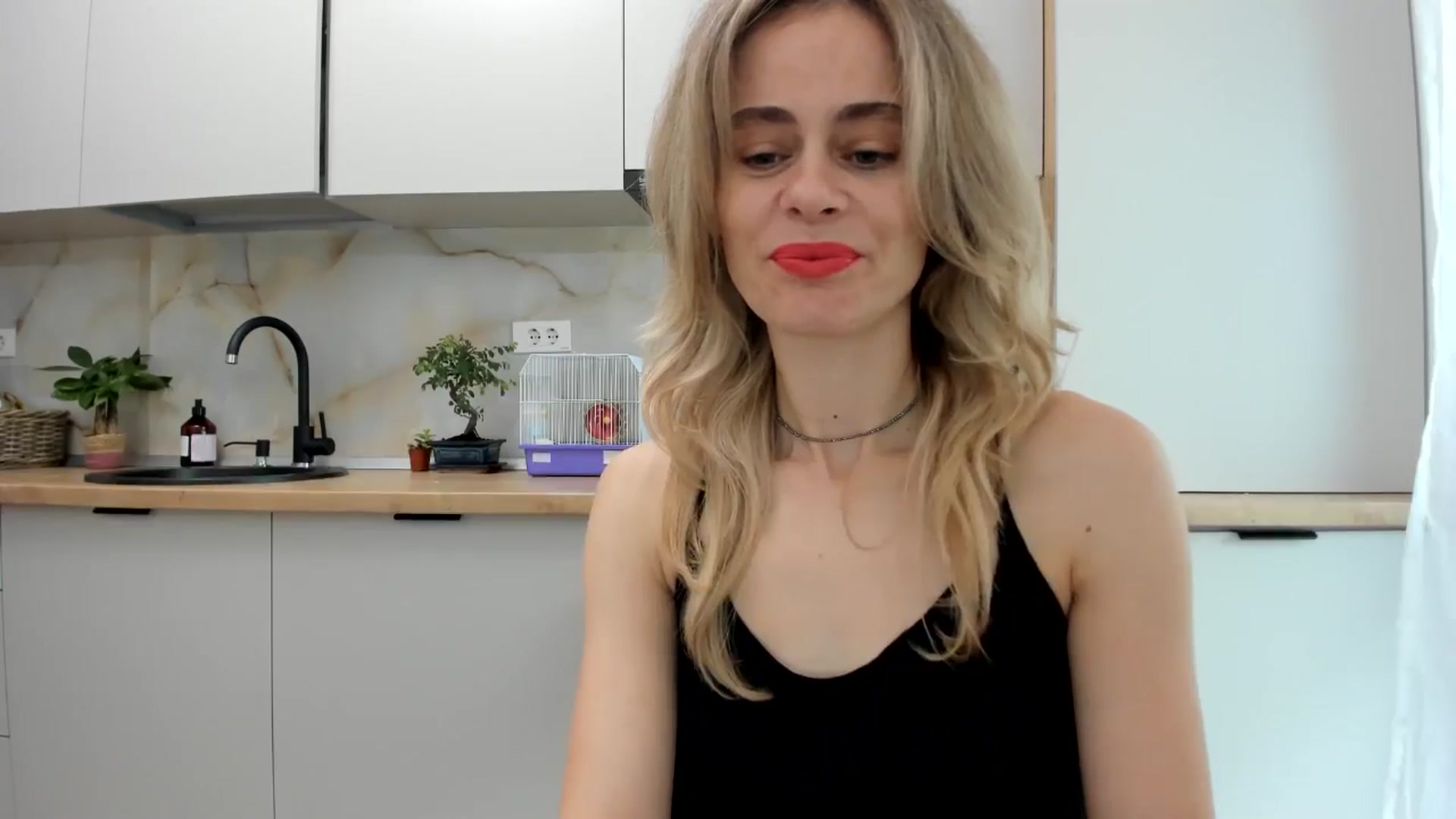Gallery image thumbnail from DebbyPaige's myfreecams stream on, 11/14/2024, 09:45 image 2 of 20