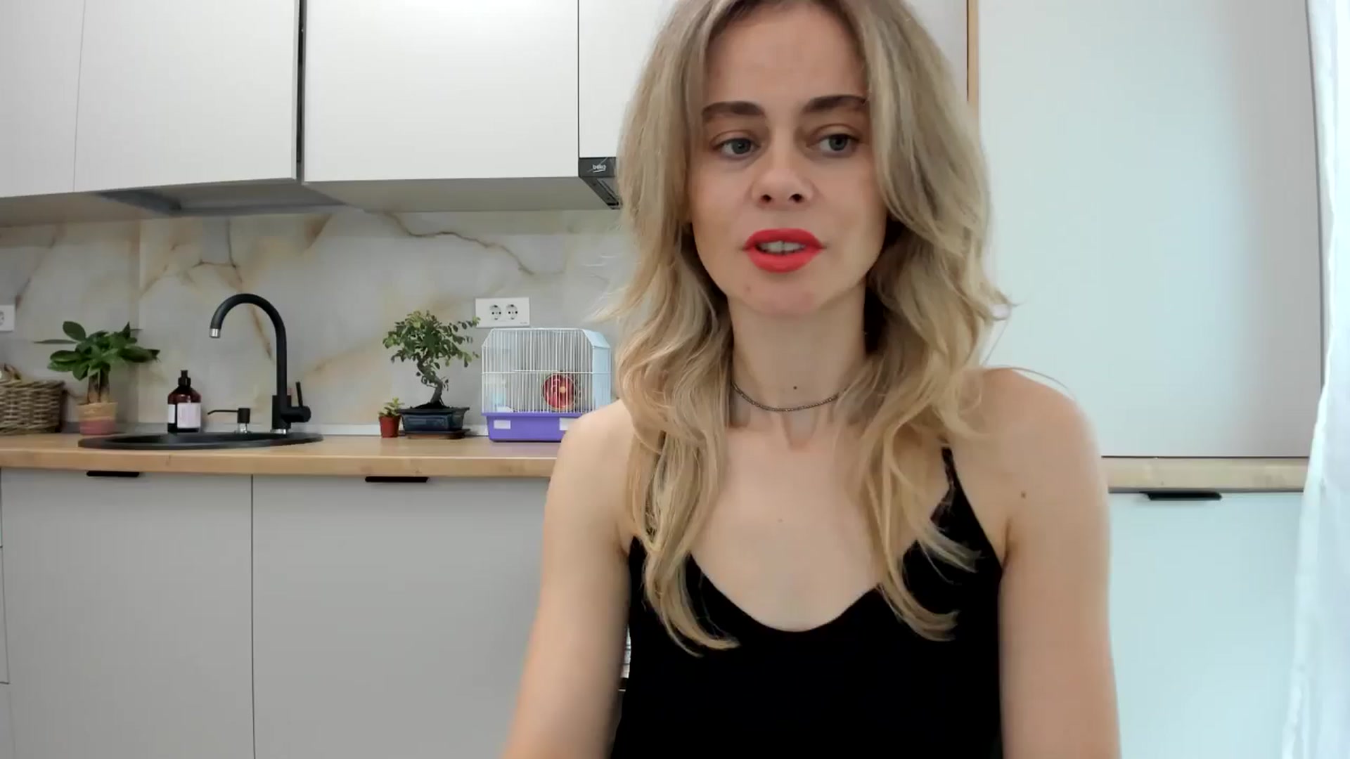Gallery image thumbnail from DebbyPaige's myfreecams stream on, 11/14/2024, 09:45 image 1 of 20