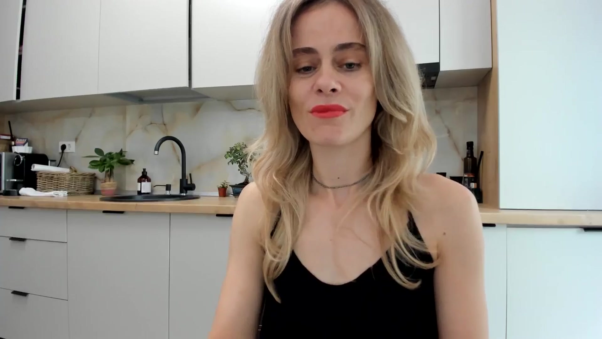 Gallery image thumbnail from DebbyPaige's myfreecams stream on, 11/14/2024, 09:45 image 12 of 20