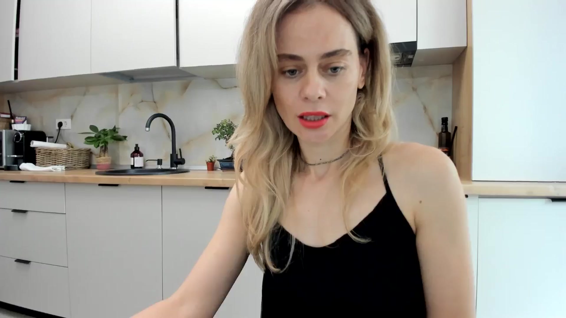 Gallery image thumbnail from DebbyPaige's myfreecams stream on, 11/14/2024, 09:45 image 20 of 20