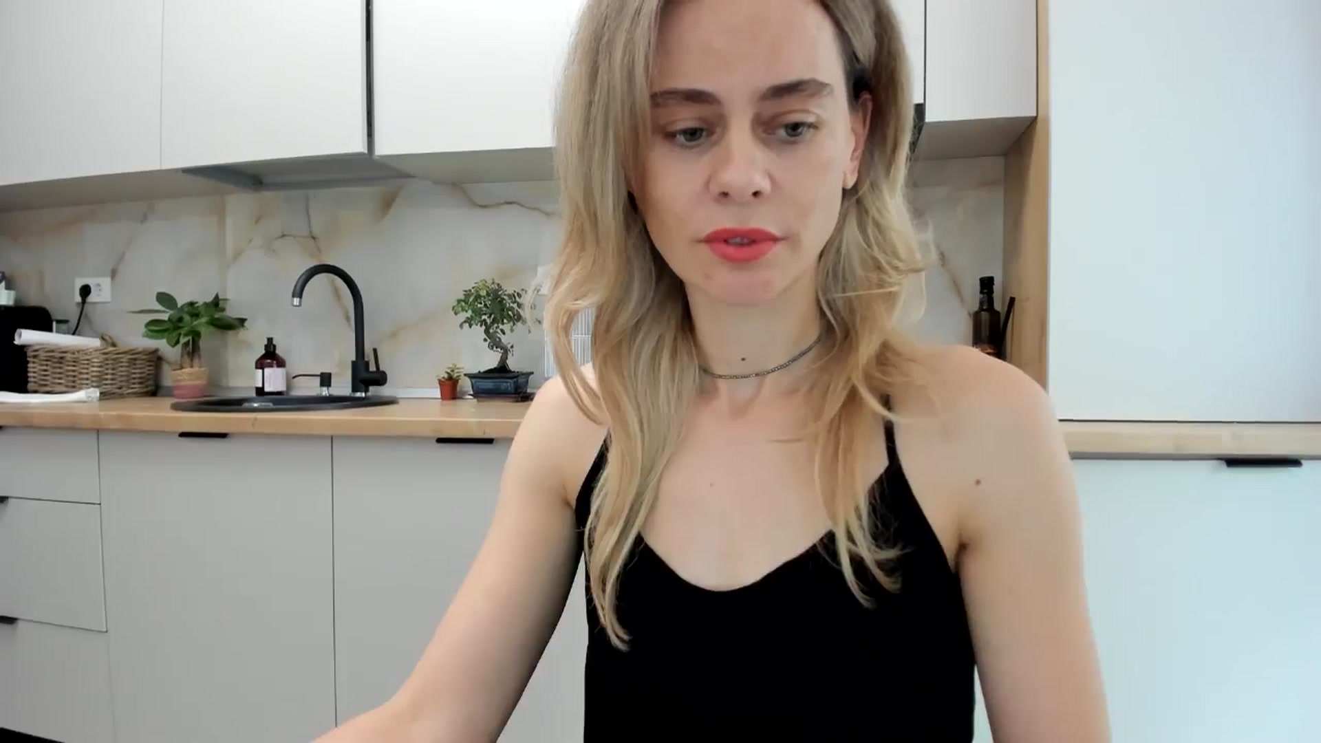 Gallery image thumbnail from DebbyPaige's myfreecams stream on, 11/14/2024, 12:41 image 6 of 20