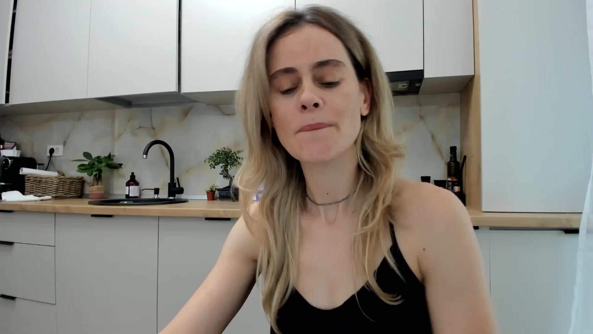 Gallery image thumbnail from DebbyPaige's myfreecams stream on, 11/14/2024, 12:41 image 18 of 20