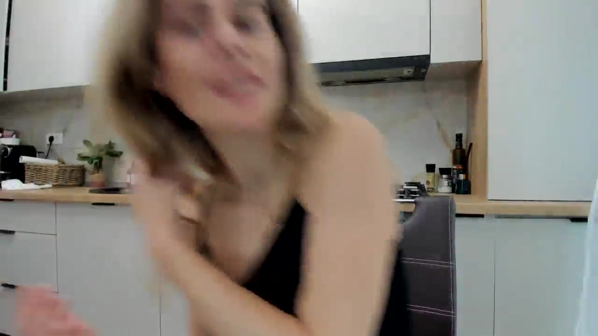 Gallery image thumbnail from DebbyPaige's myfreecams stream on, 11/14/2024, 12:41 image 17 of 20