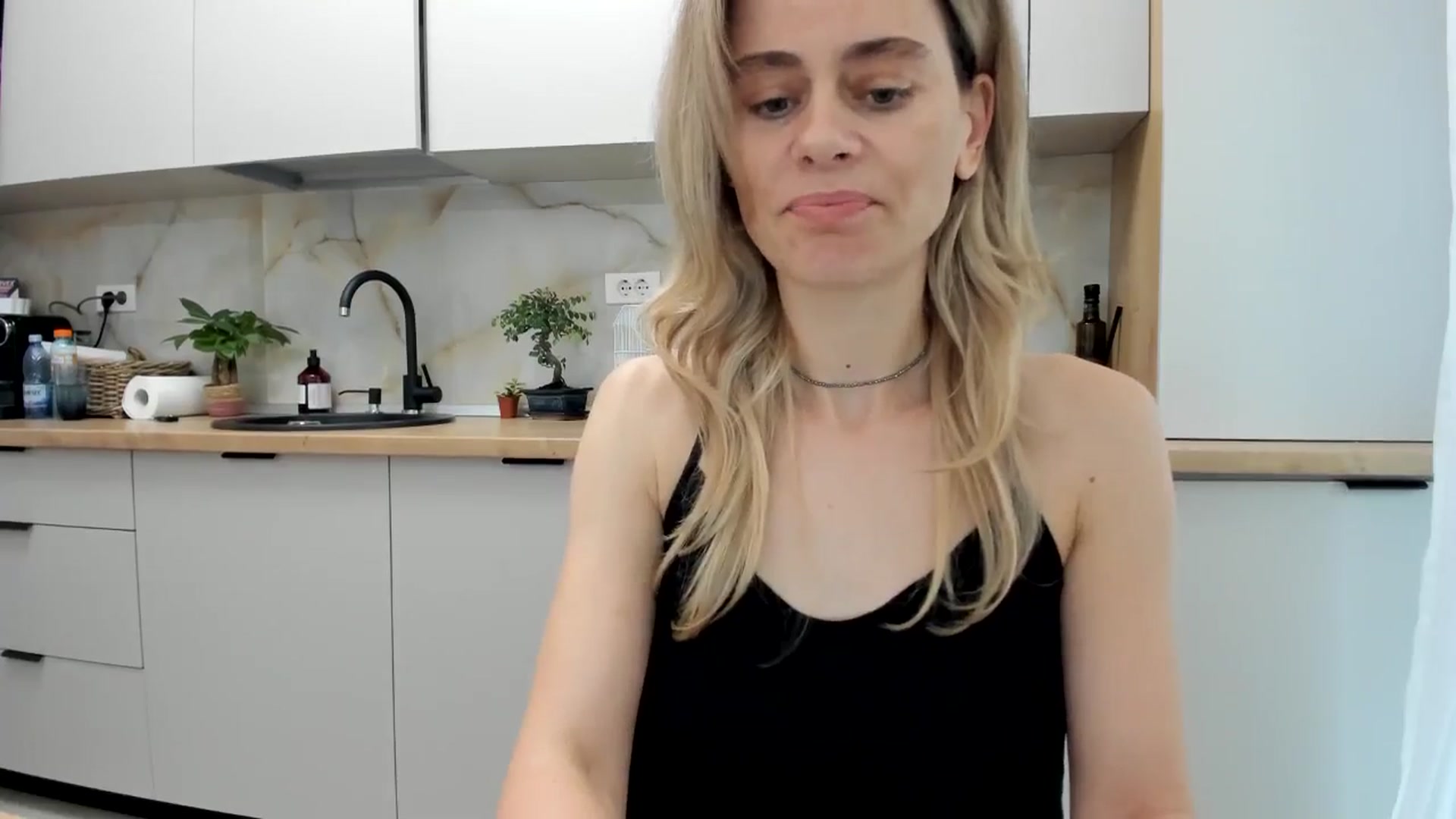Gallery image thumbnail from DebbyPaige's myfreecams stream on, 11/14/2024, 14:38 image 2 of 20